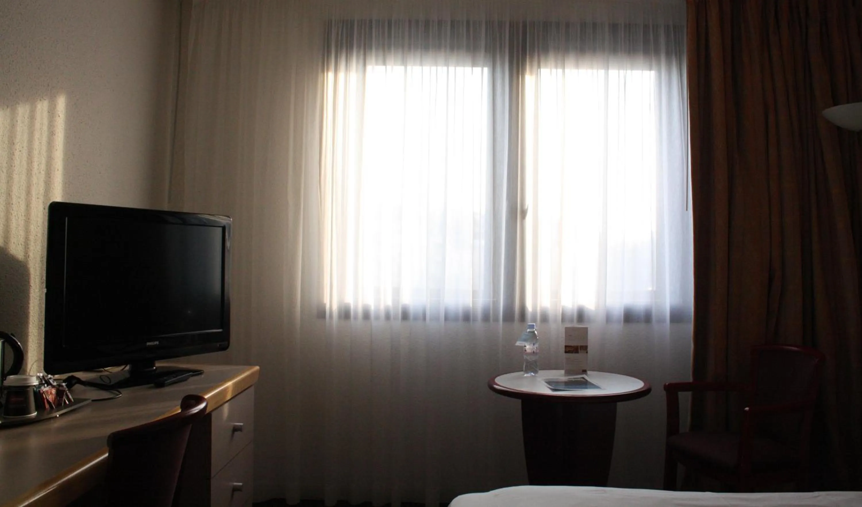 TV and multimedia in Mercure Angers Centre de Congrès