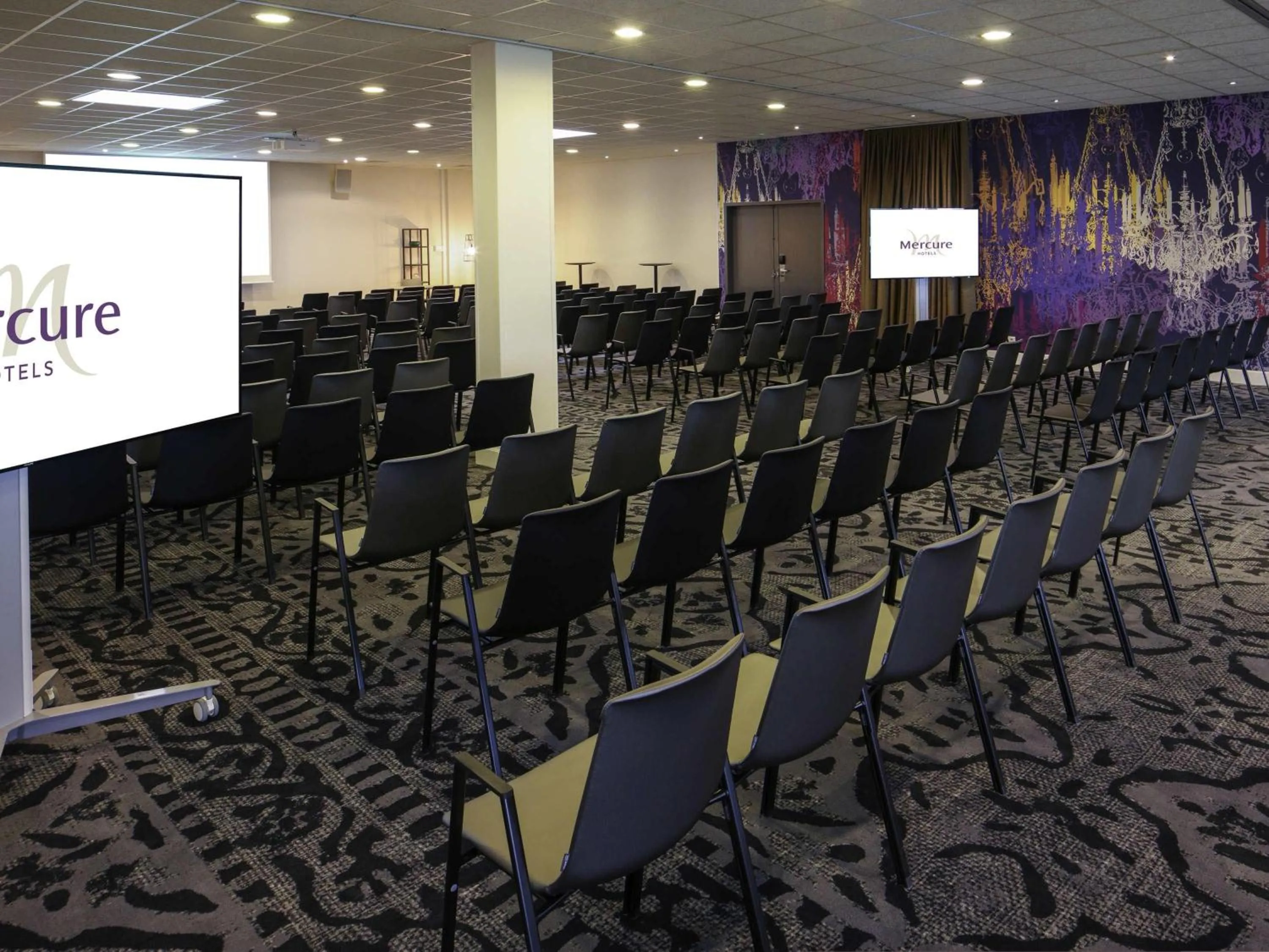 Business facilities in Mercure Angoulême Hôtel de France