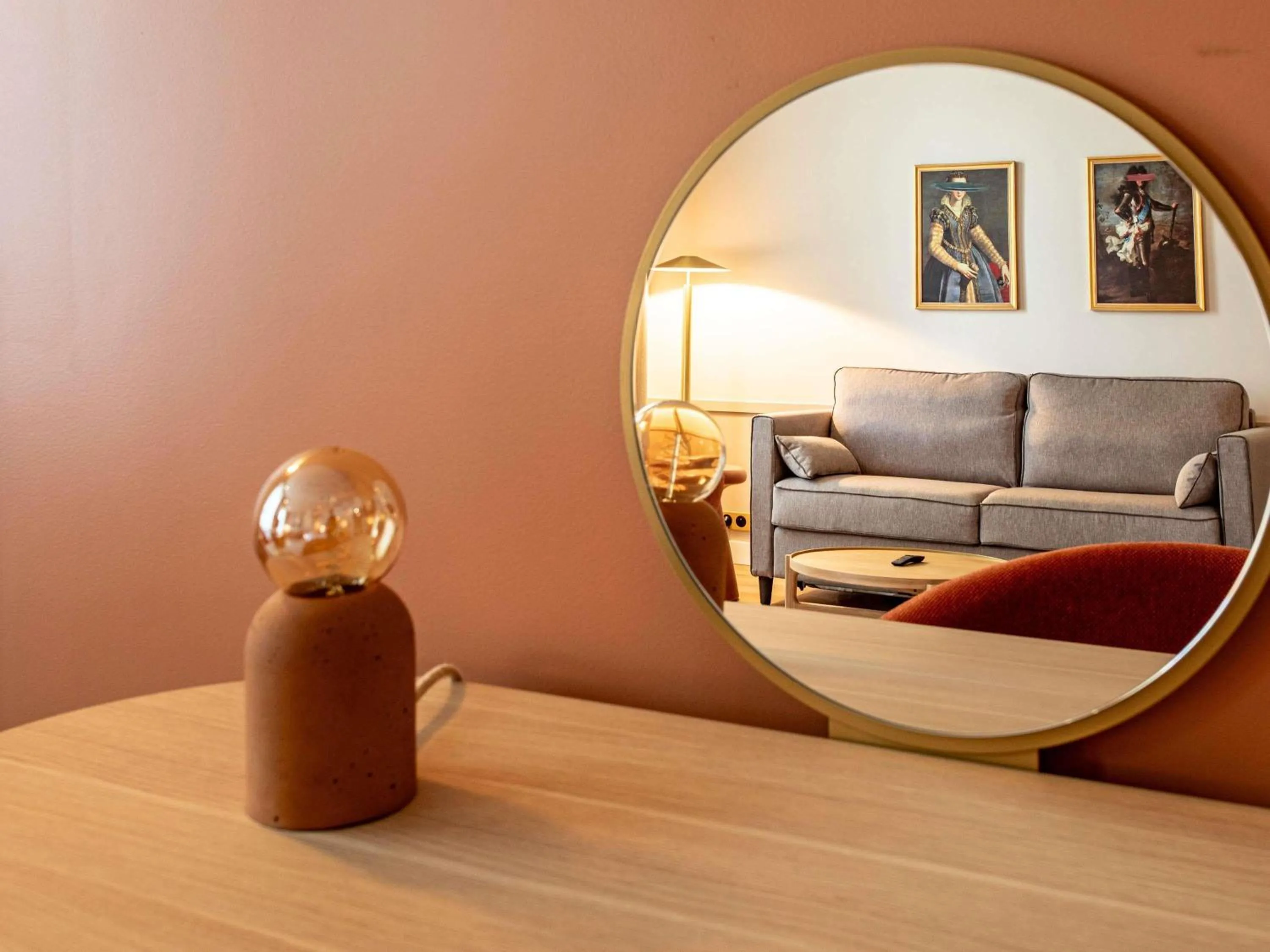 Bedroom in Mercure Angoulême Hôtel de France