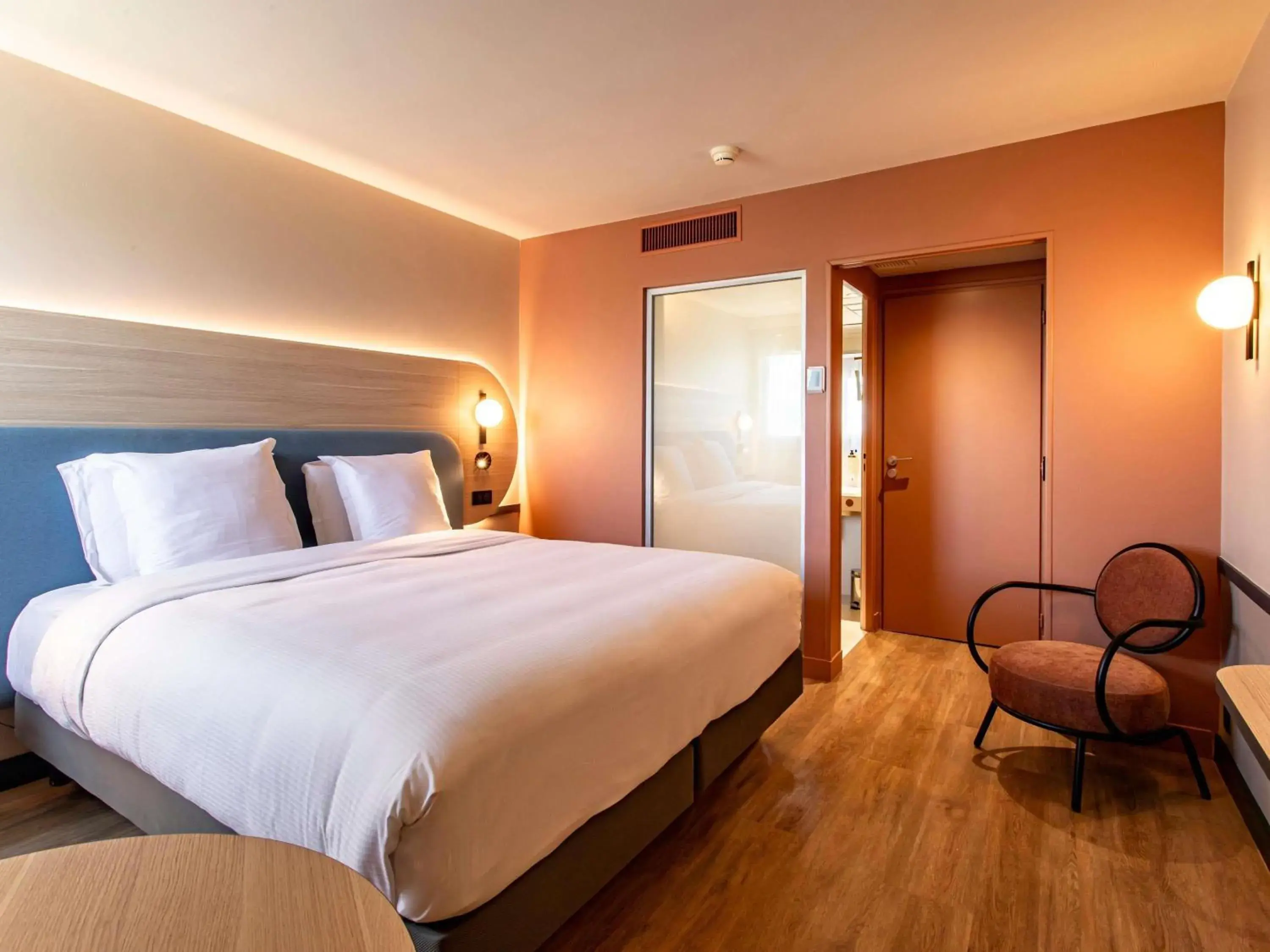 Standard King Room in Mercure Angoulême Hôtel de France Standard King Room in Mercure Angoulême Hôtel de France