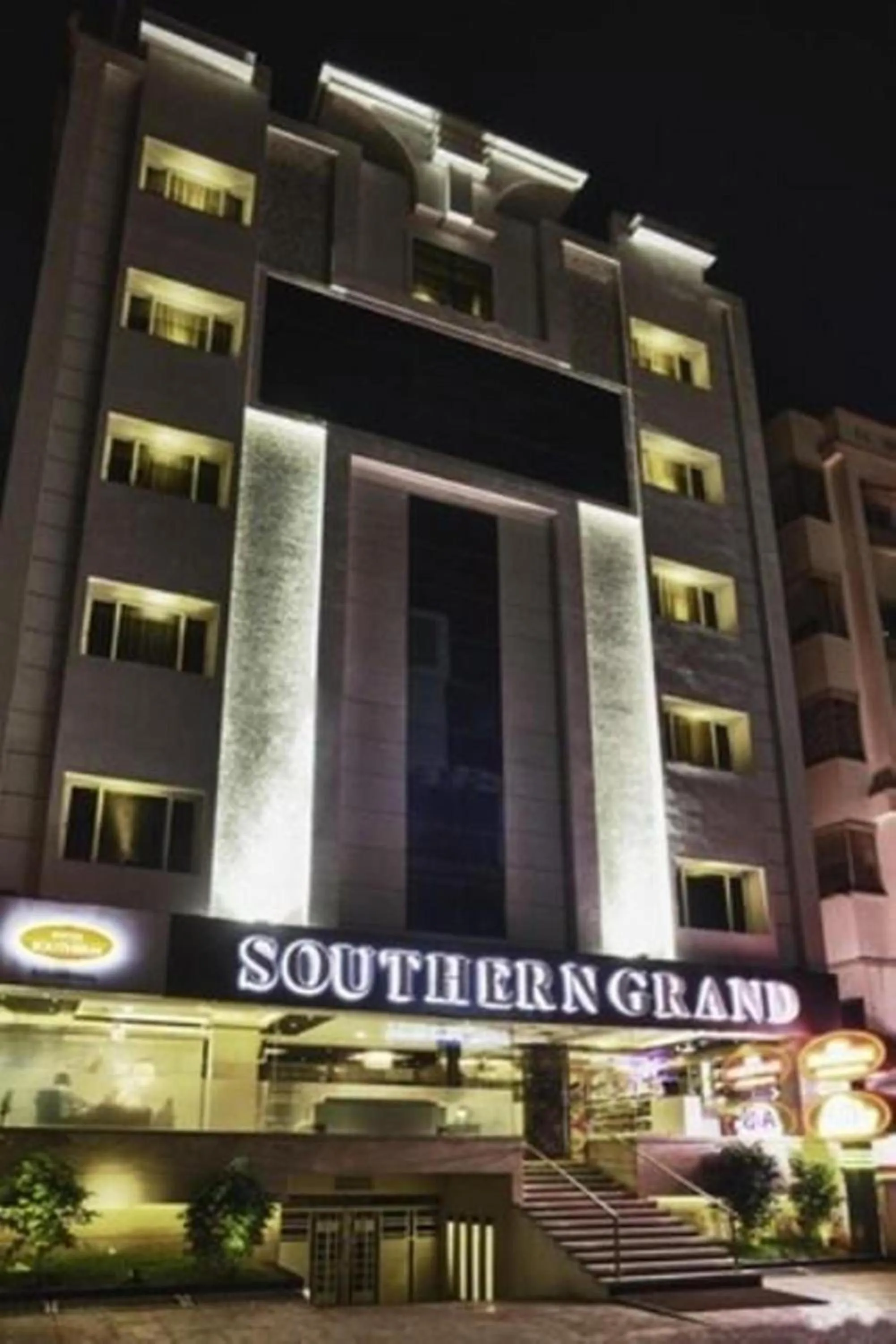 Property building in Hotel Southern Grand
