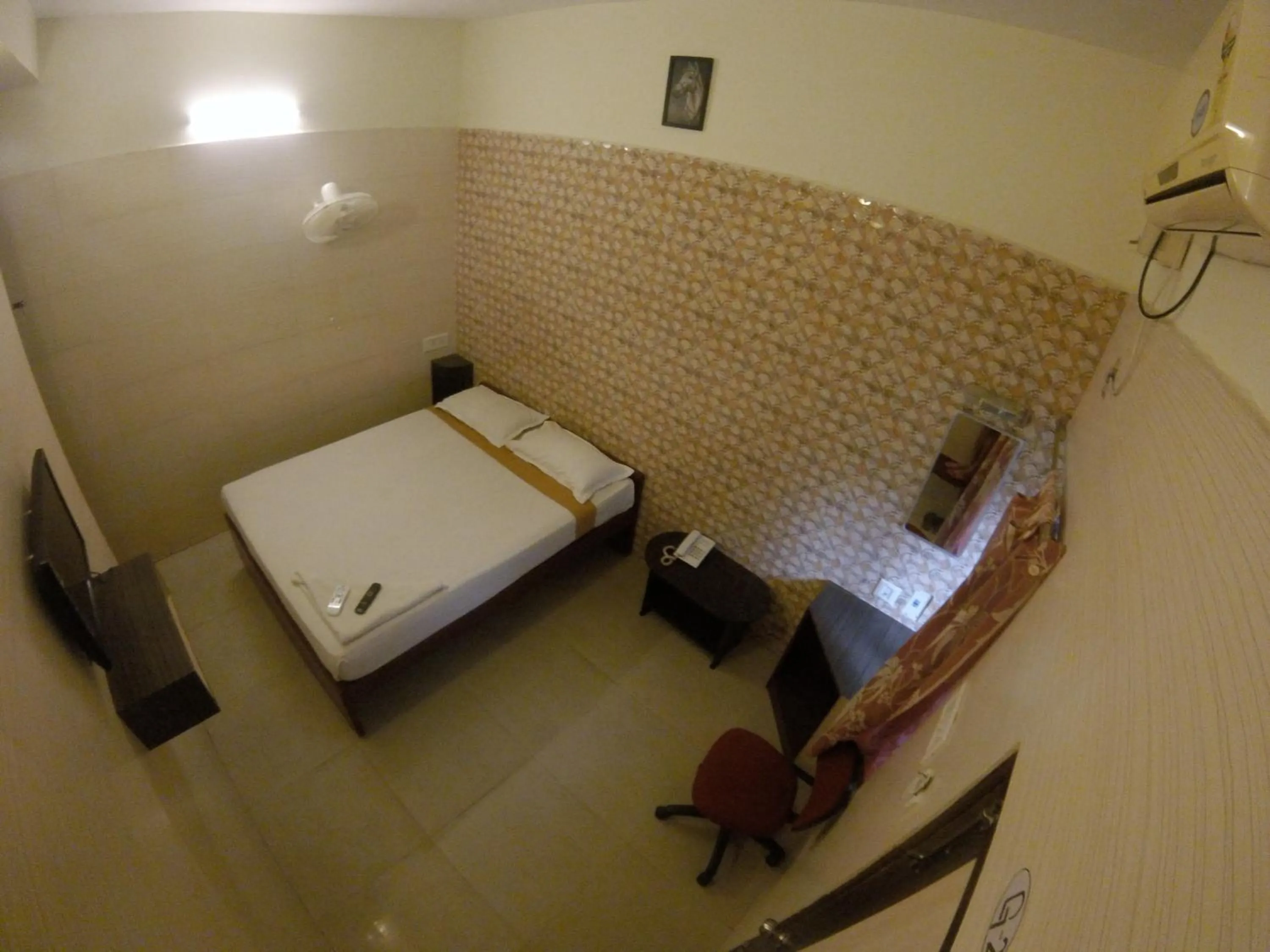 Photo of the whole room, Bed in Just Guest House, Chennai Airport