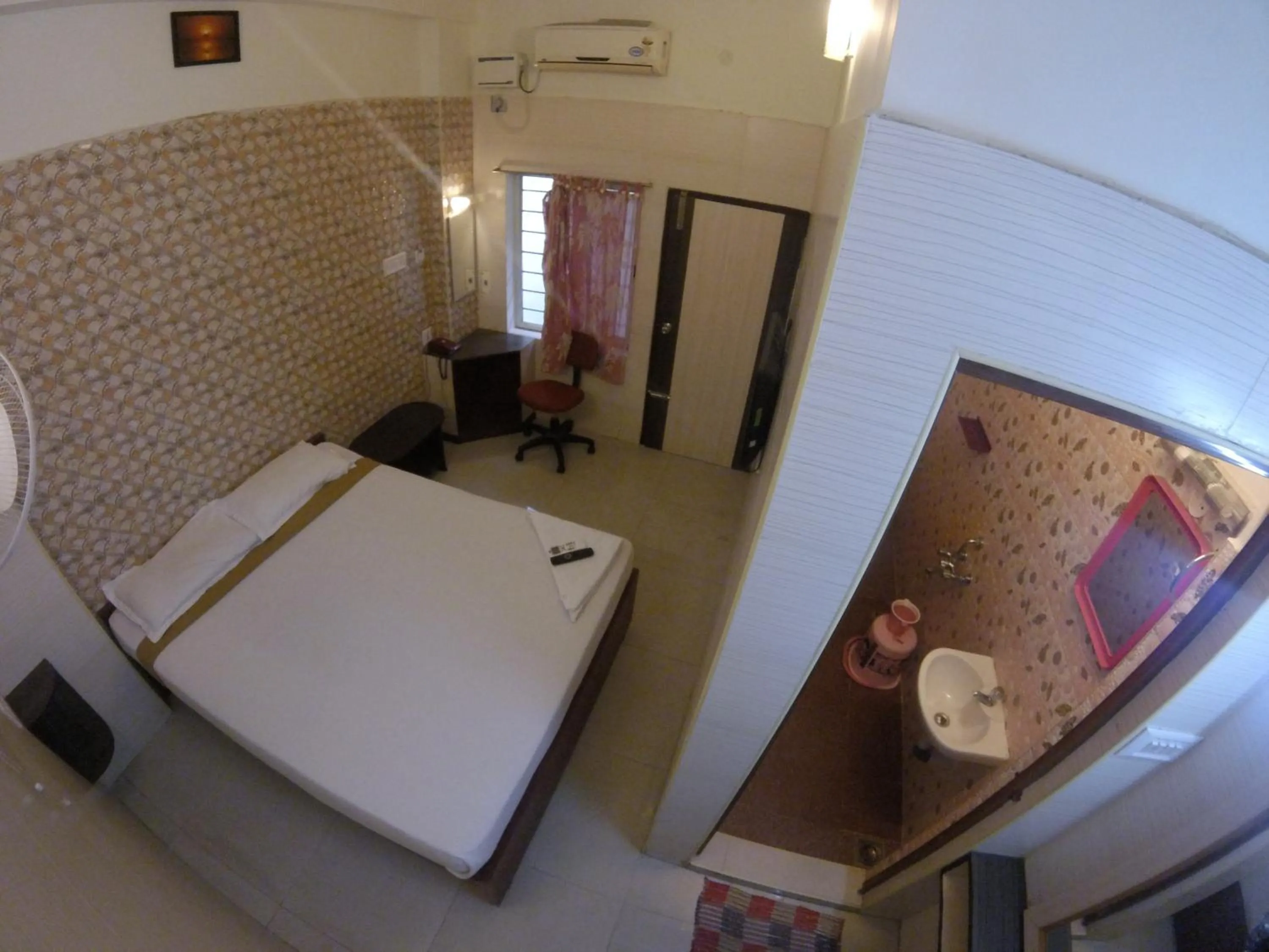 Bathroom, Bed in Just Guest House, Chennai Airport