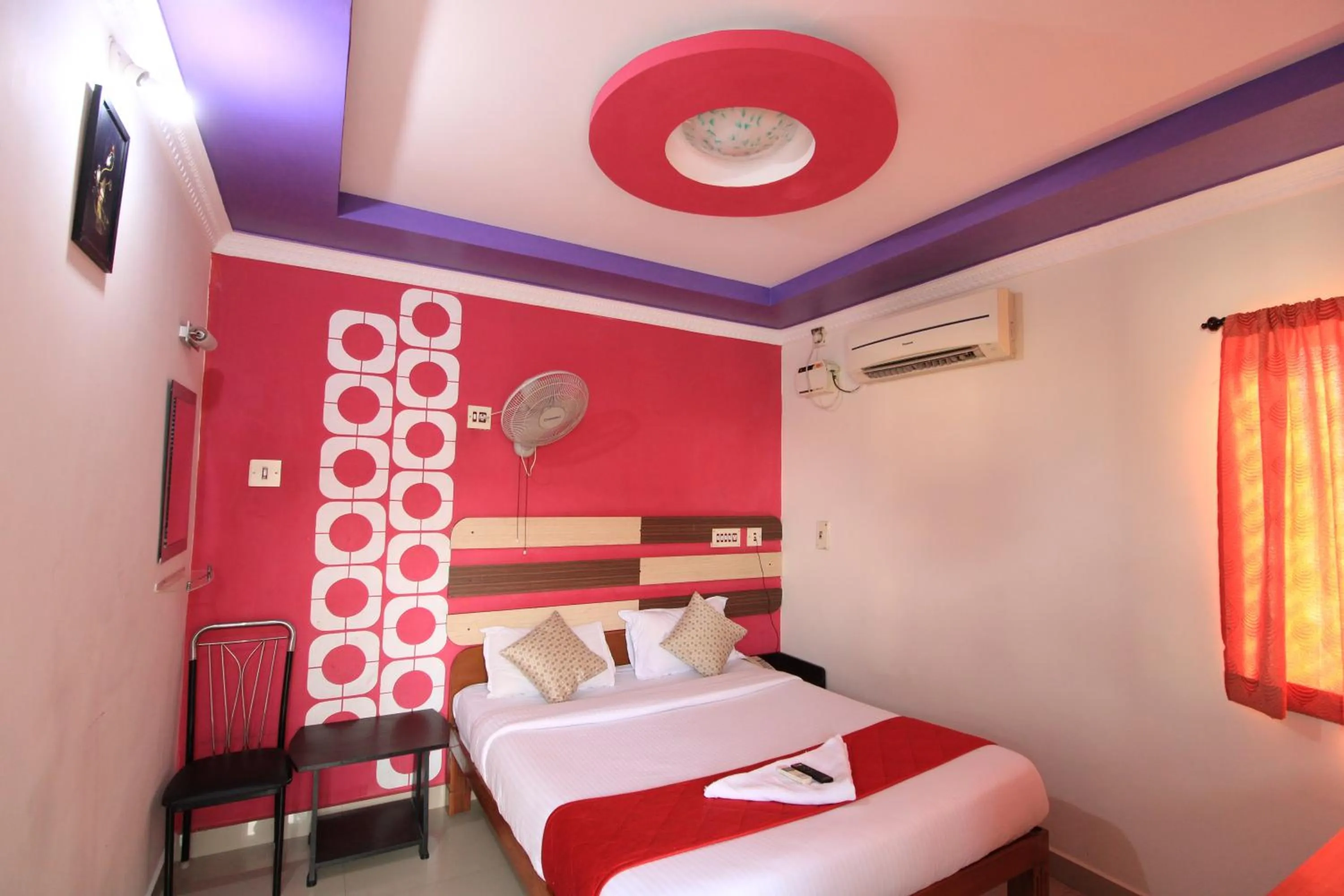 Bed in Just Guest House, Chennai Airport