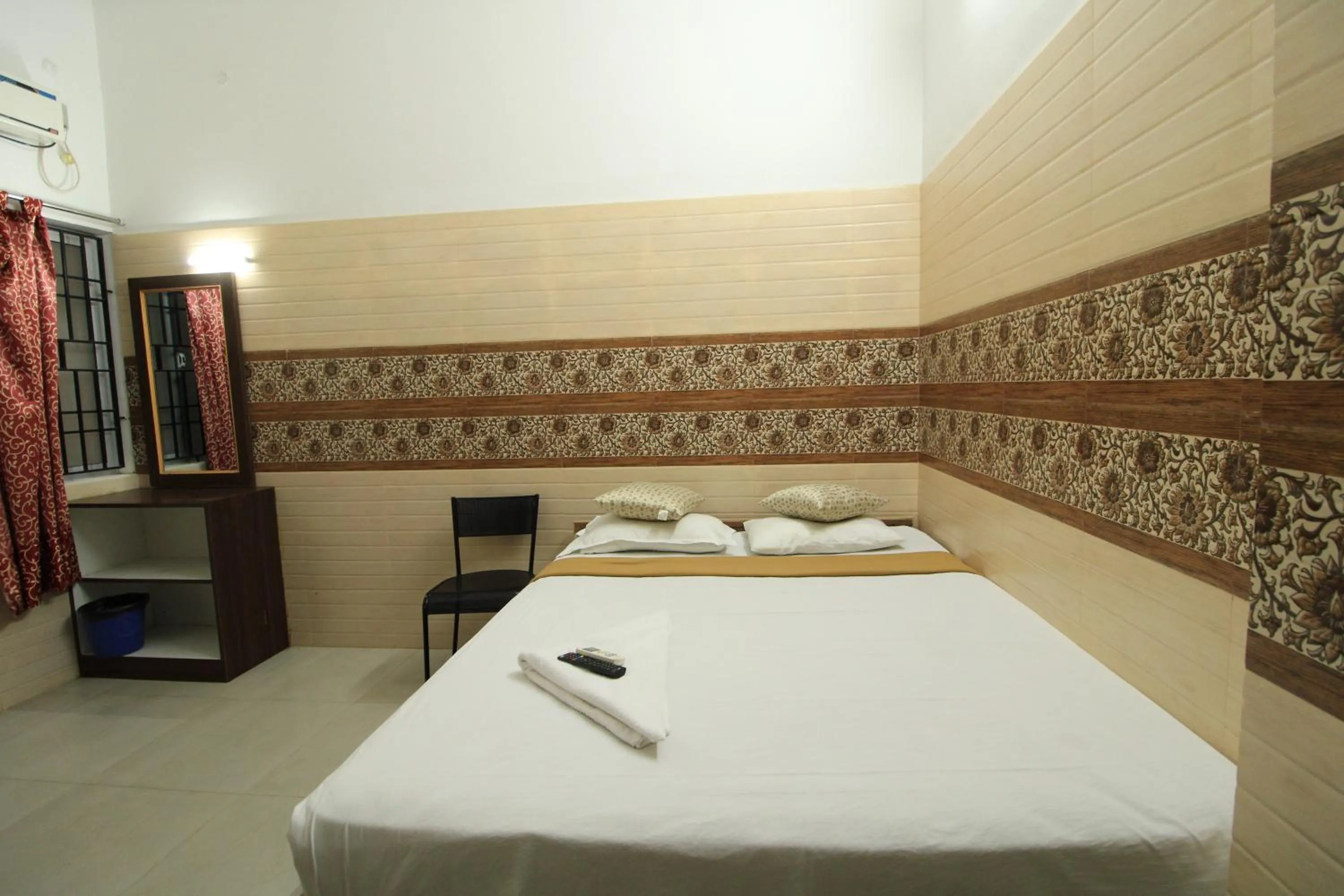 Bed in Just Guest House, Chennai Airport