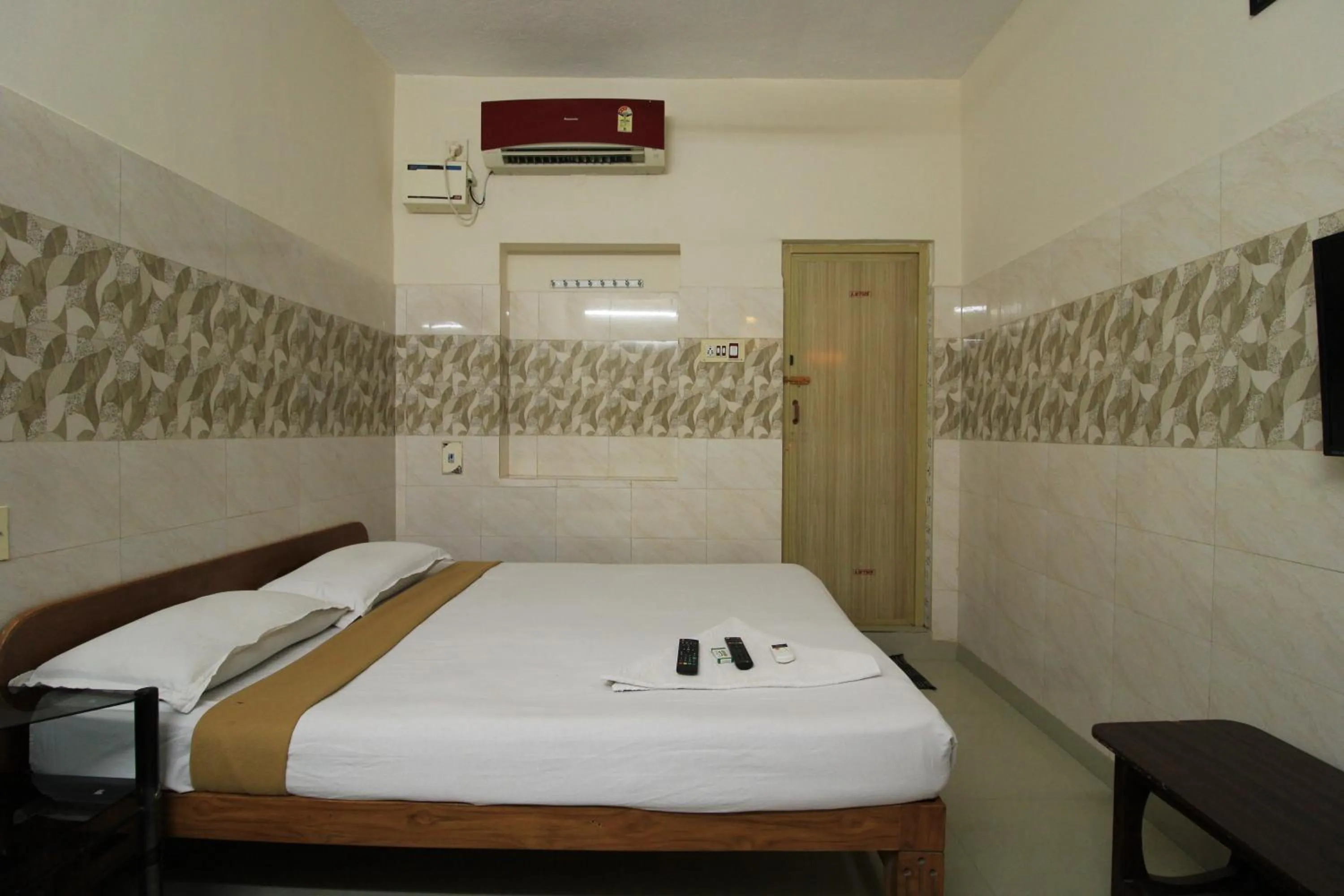 Bed in Just Guest House, Chennai Airport