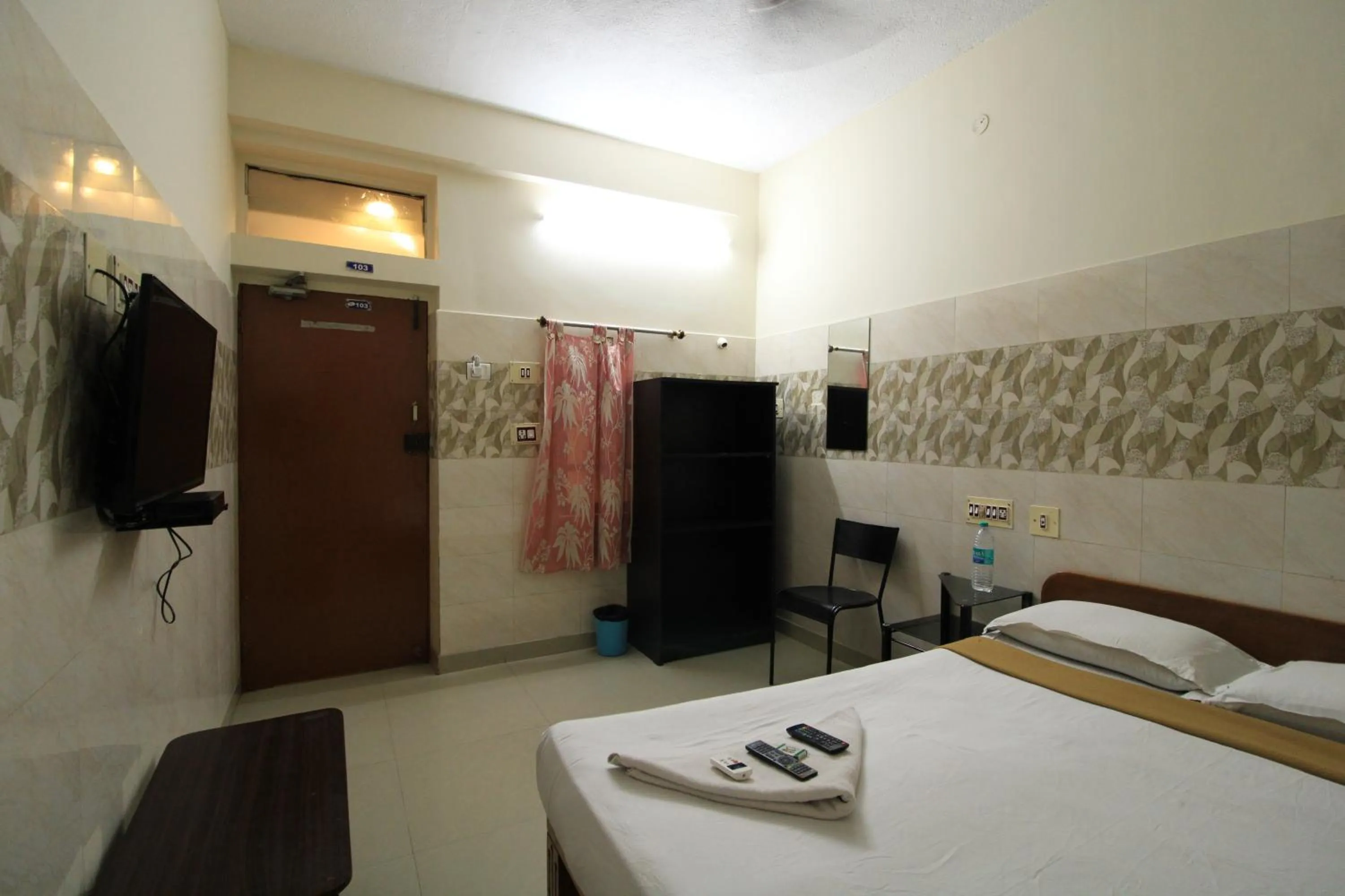 Bed in Just Guest House, Chennai Airport