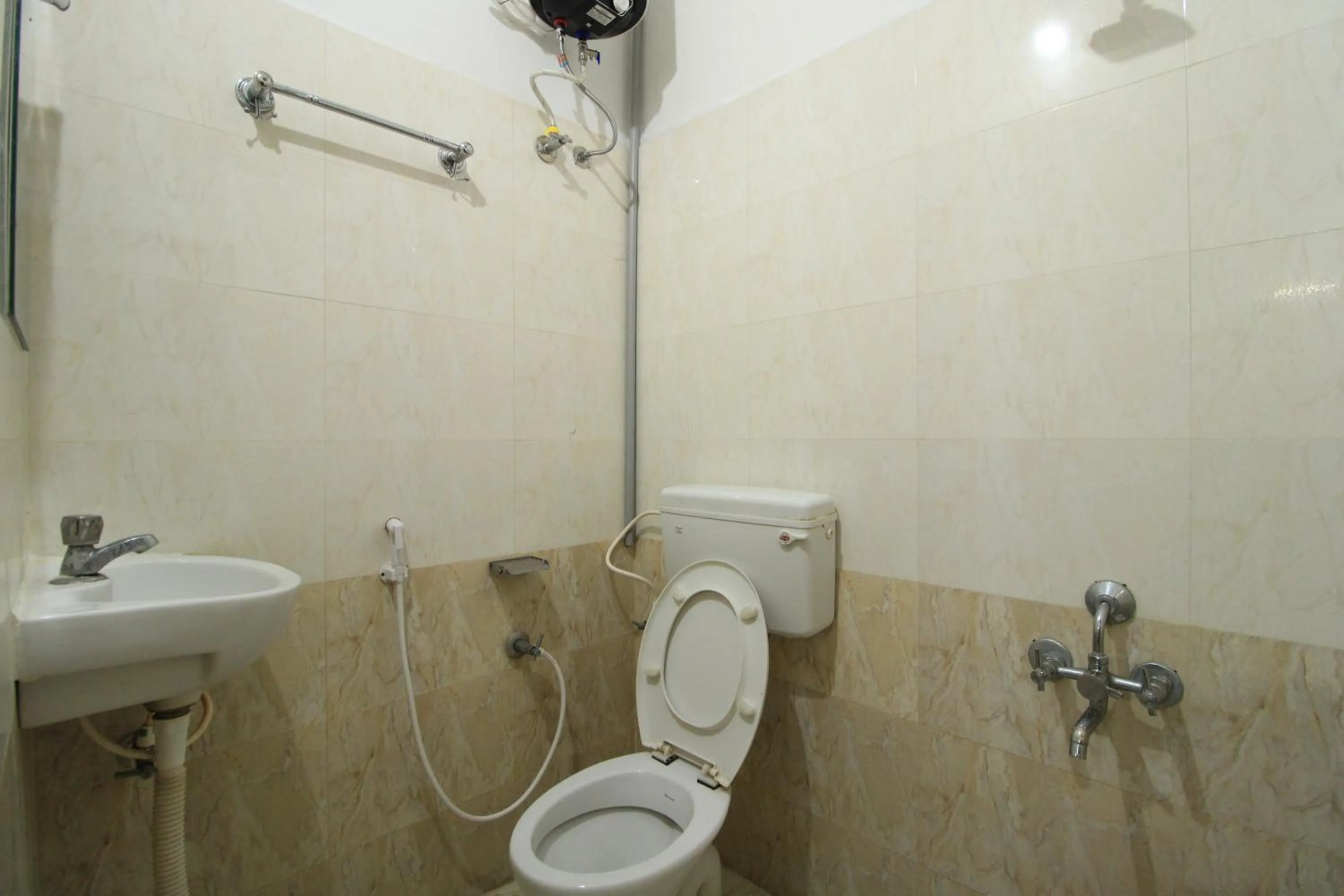 Shower in Just Guest House, Chennai Airport