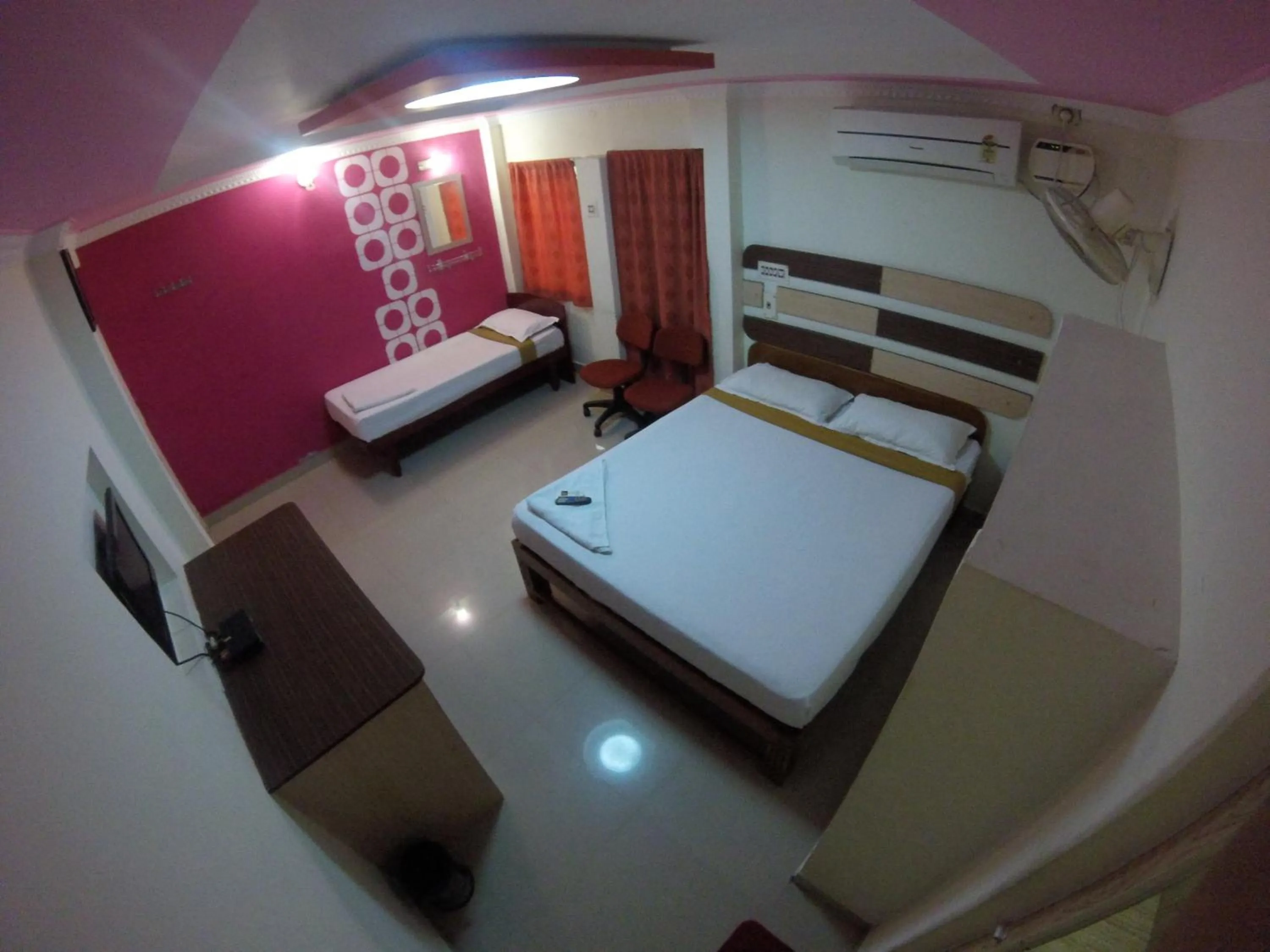 Photo of the whole room, Bed in Just Guest House, Chennai Airport