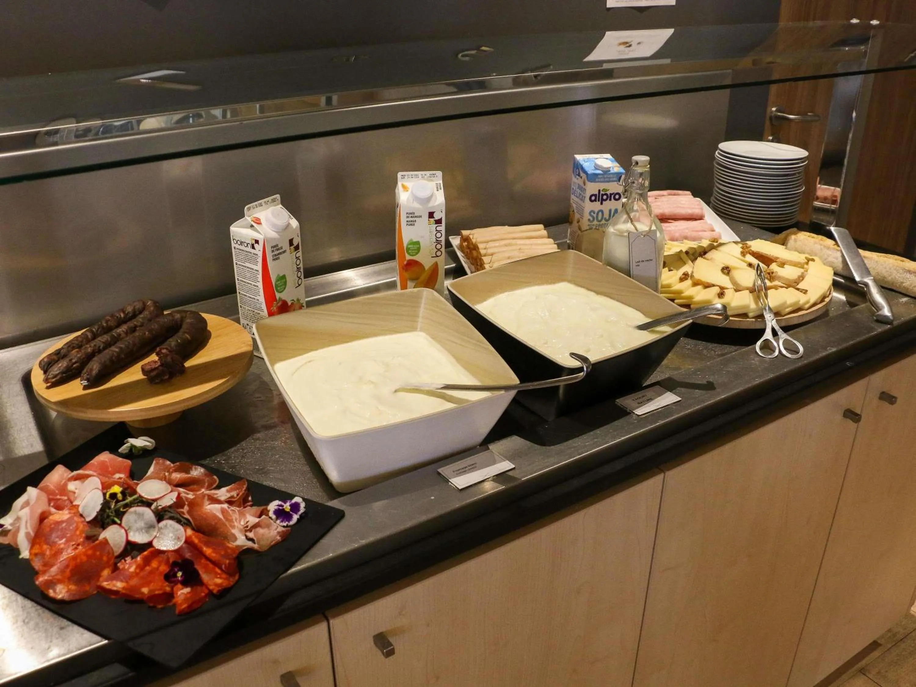 Breakfast in ibis Styles Avignon Sud