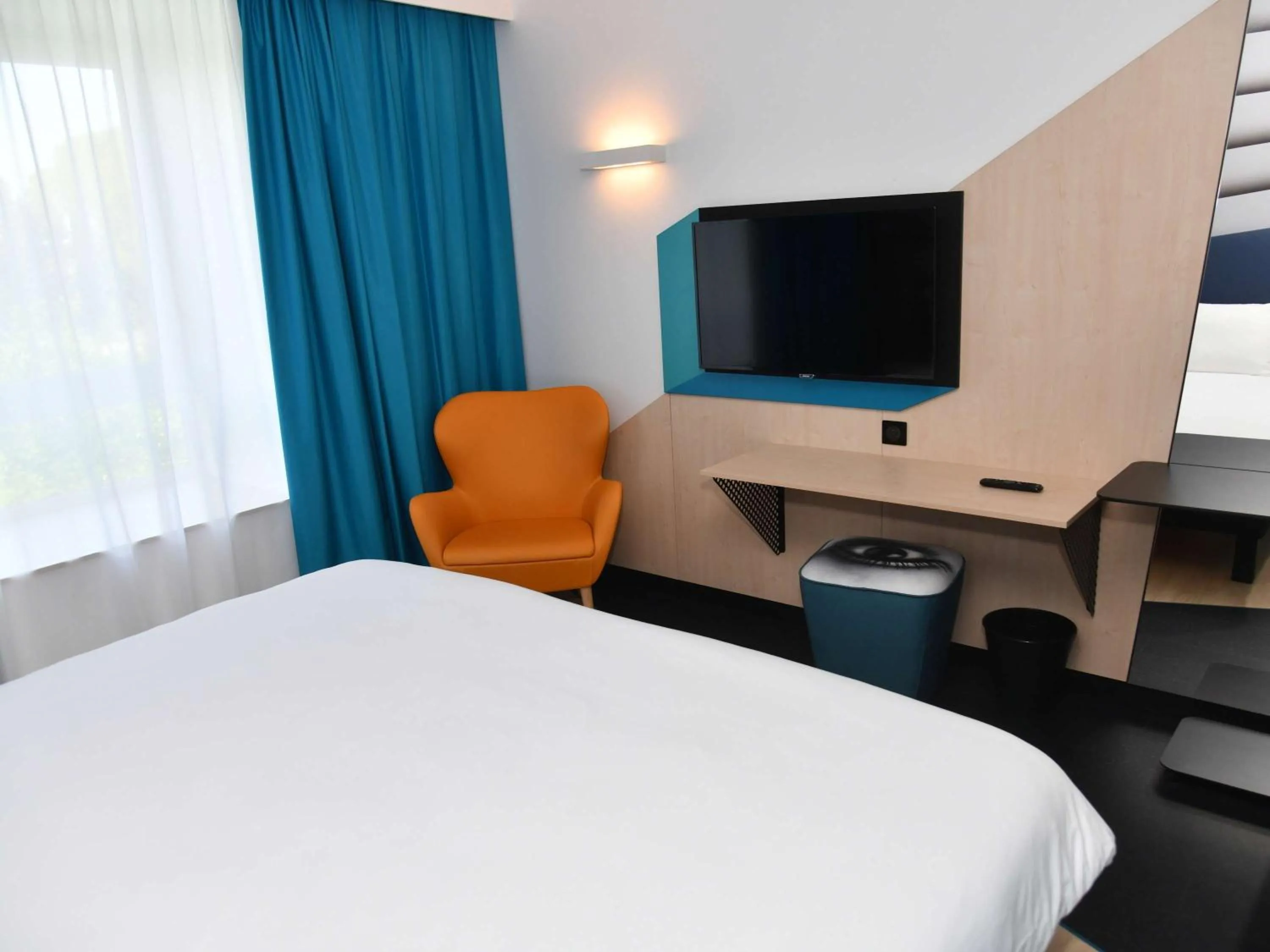 Photo of the whole room, Bed in ibis Styles Avignon Sud