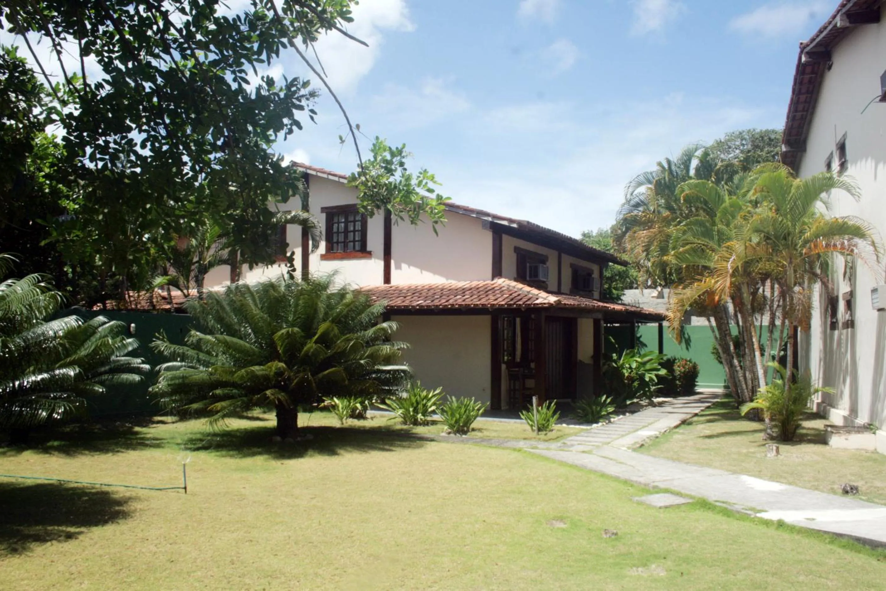 Property building in Taperapuan Praia Hotel