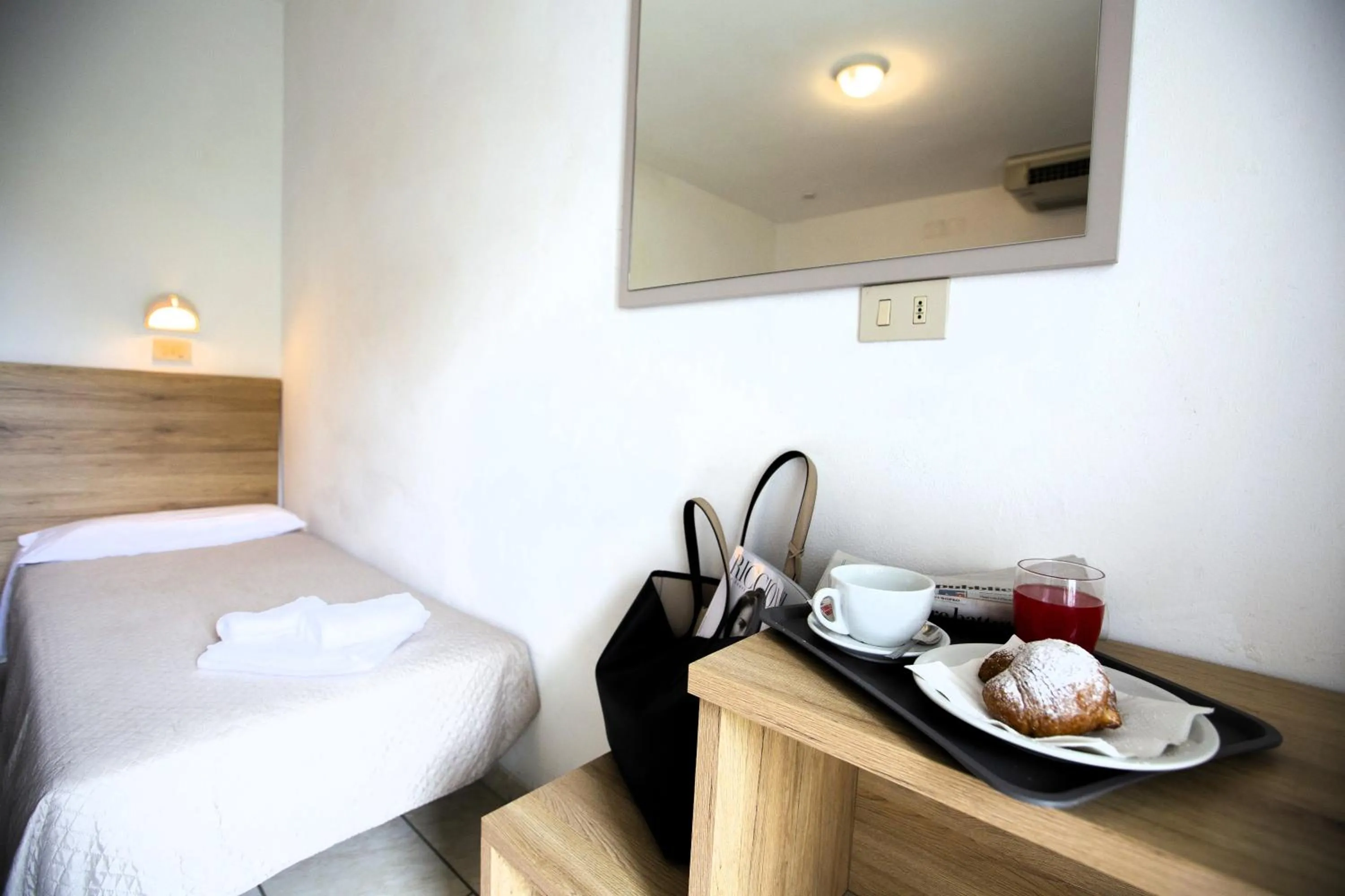 Bedroom, Bed in Hotel Luana