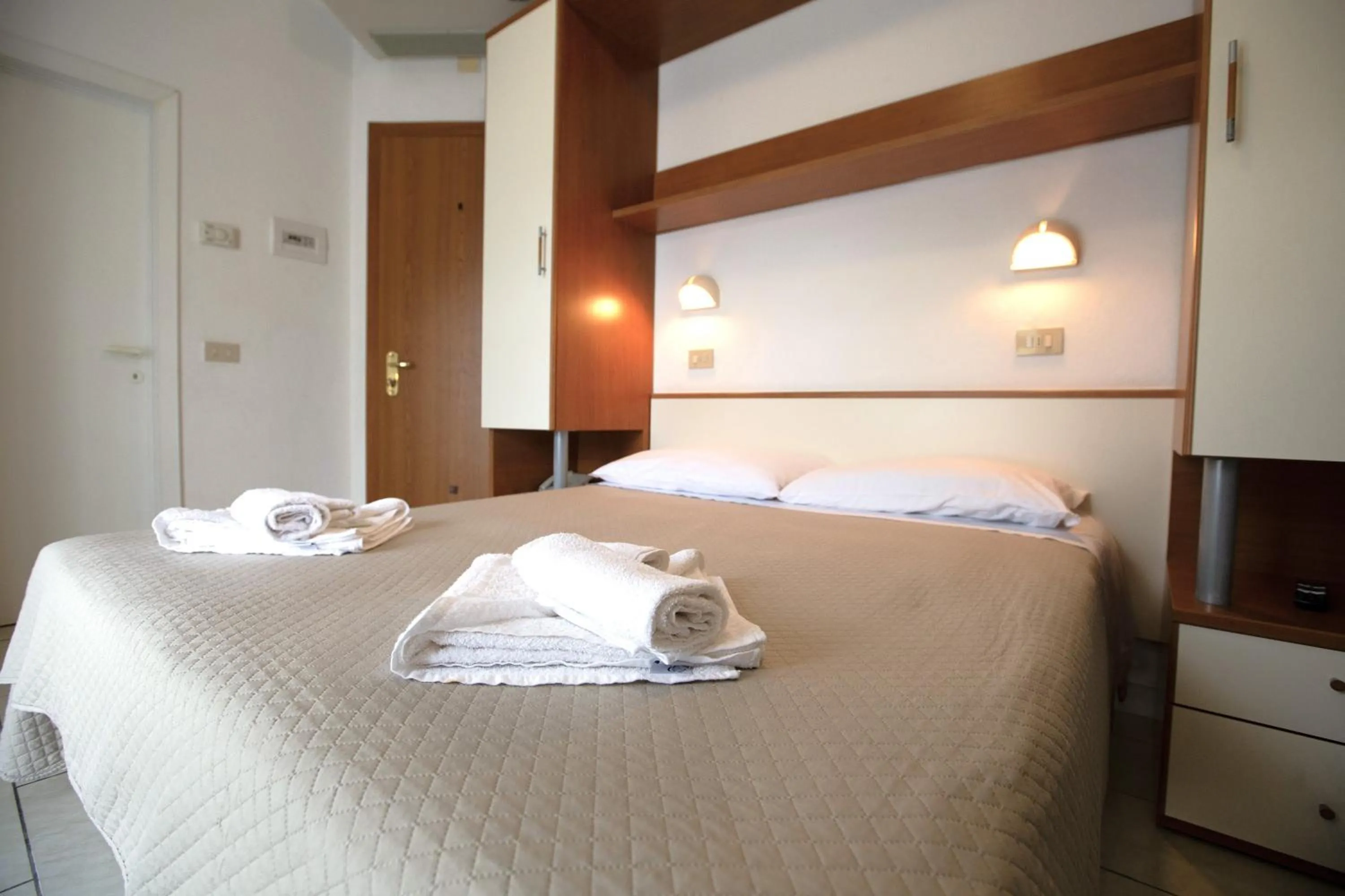 Bedroom, Bed in Hotel Luana