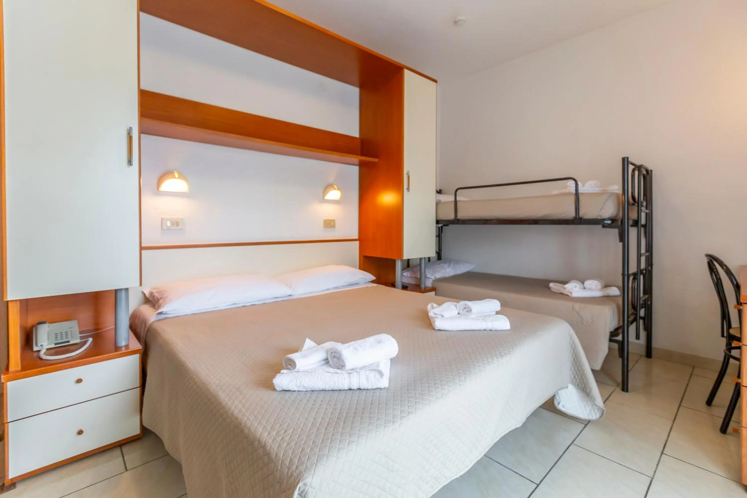 Bedroom, Bed in Hotel Luana