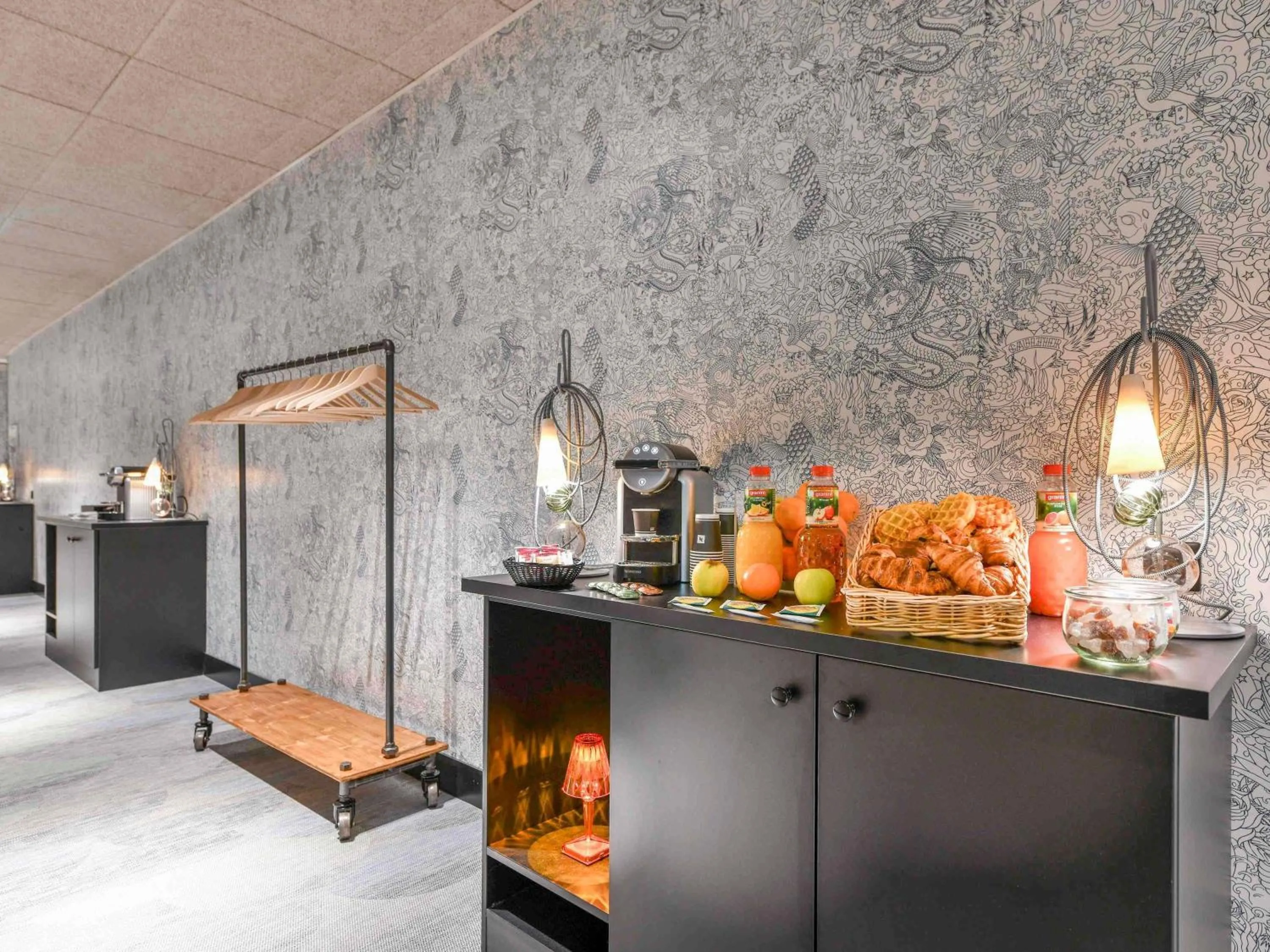 Meeting/conference room in Novotel La Rochelle Centre