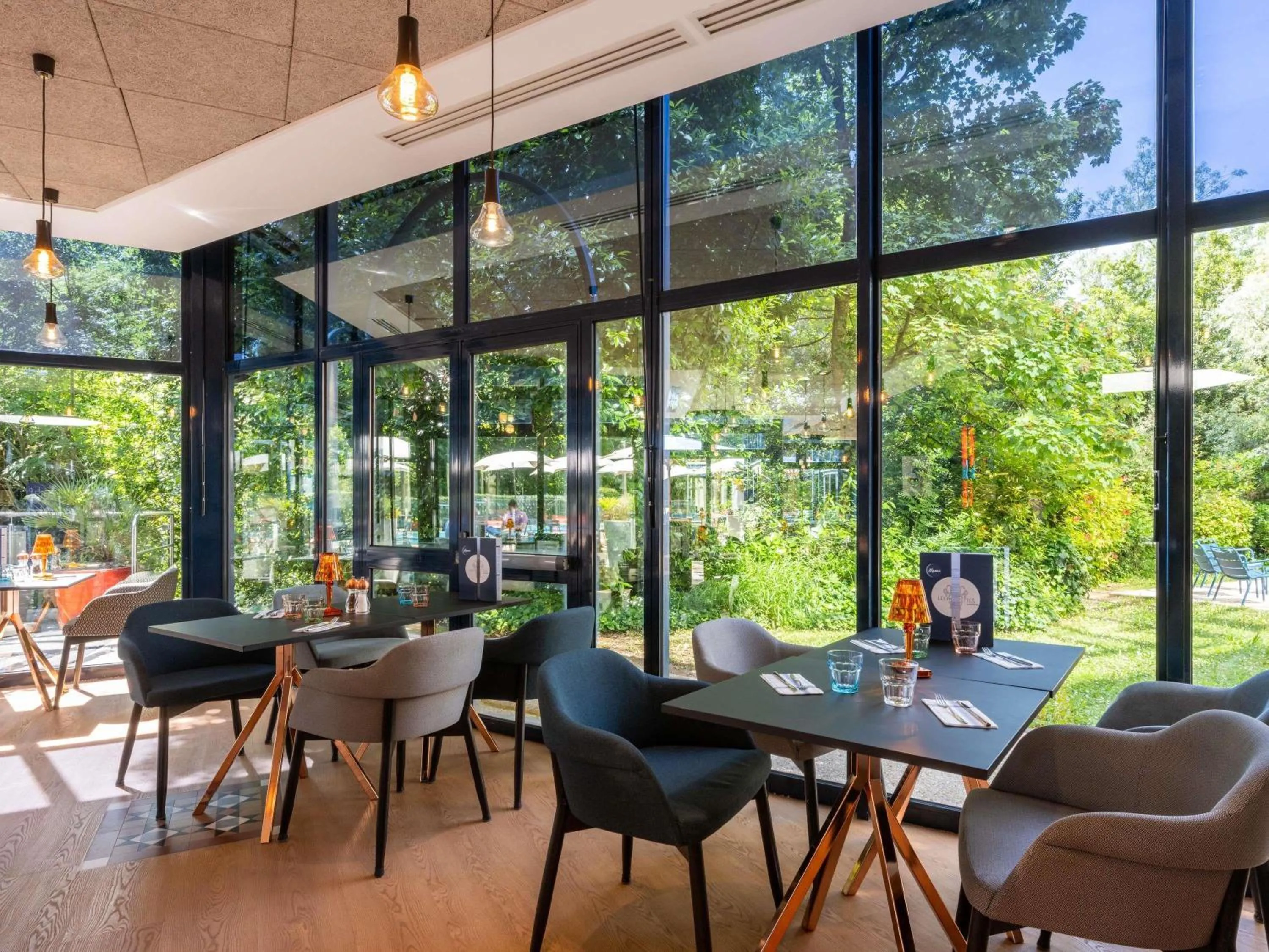 Restaurant/places to eat in Novotel La Rochelle Centre