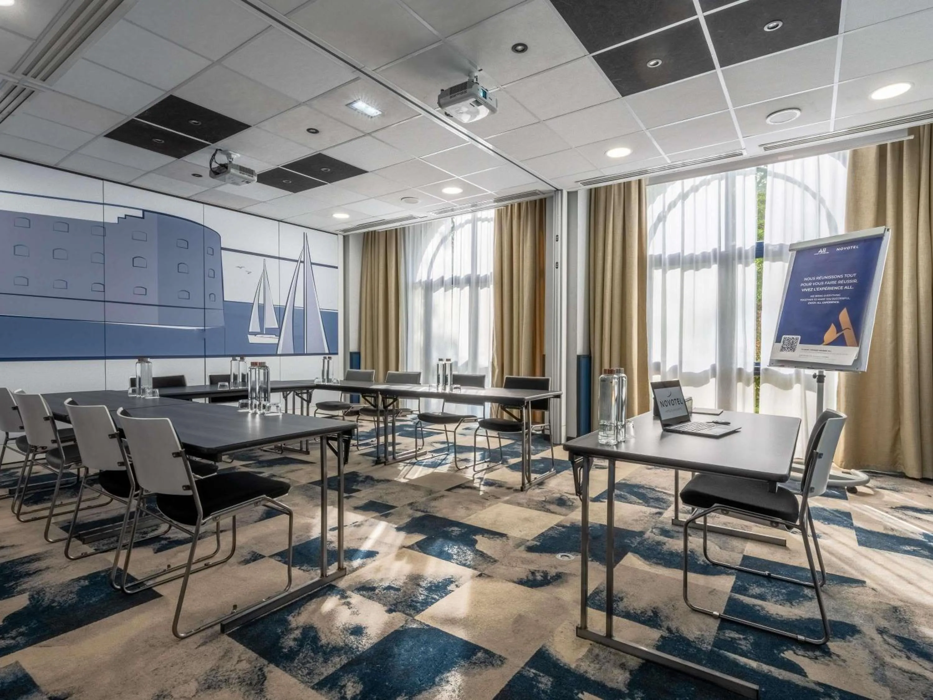 Meeting/conference room in Novotel La Rochelle Centre