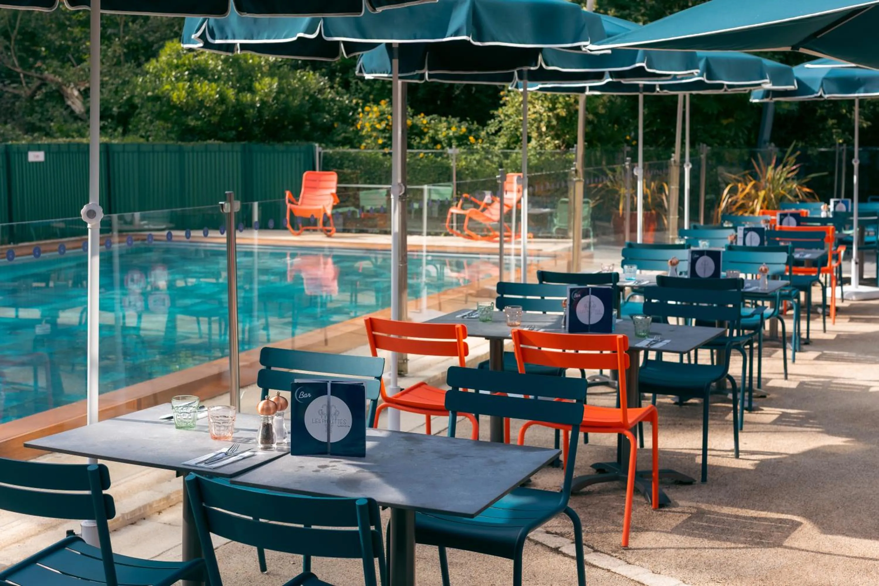 Swimming pool in Novotel La Rochelle Centre