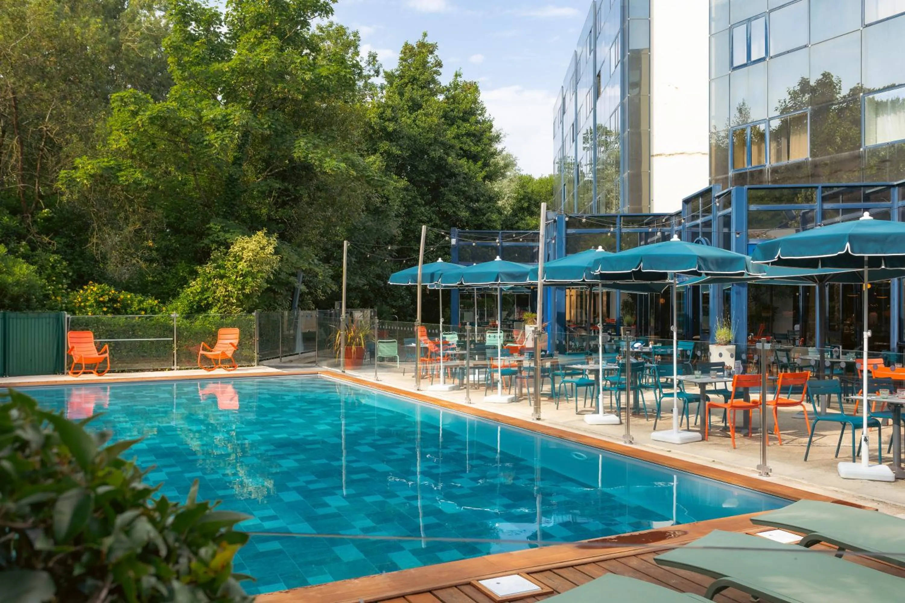 Swimming pool in Novotel La Rochelle Centre