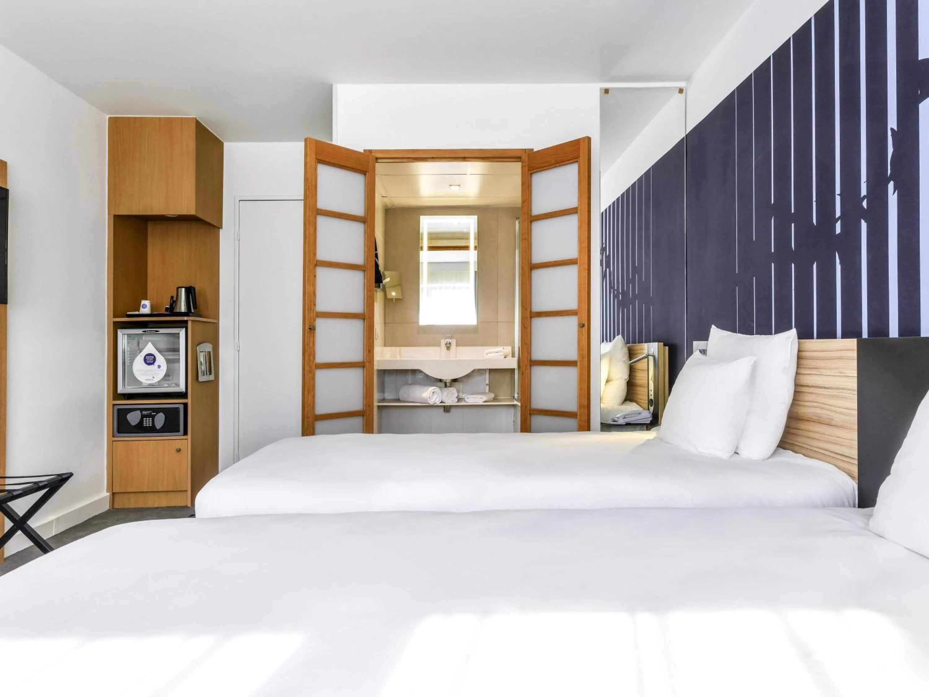 Bedroom, Bed in Novotel La Rochelle Centre