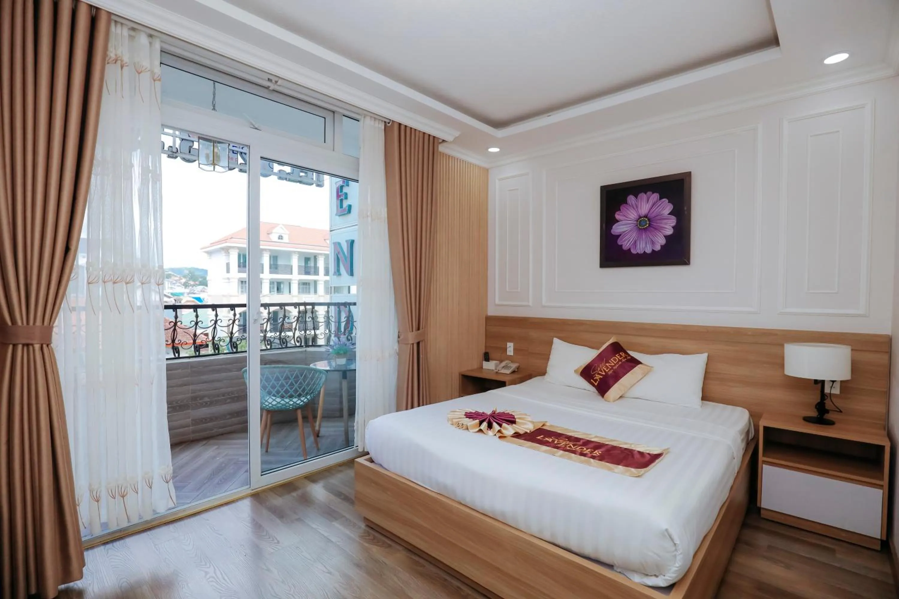 Bed in Sweet Lavender Hotel