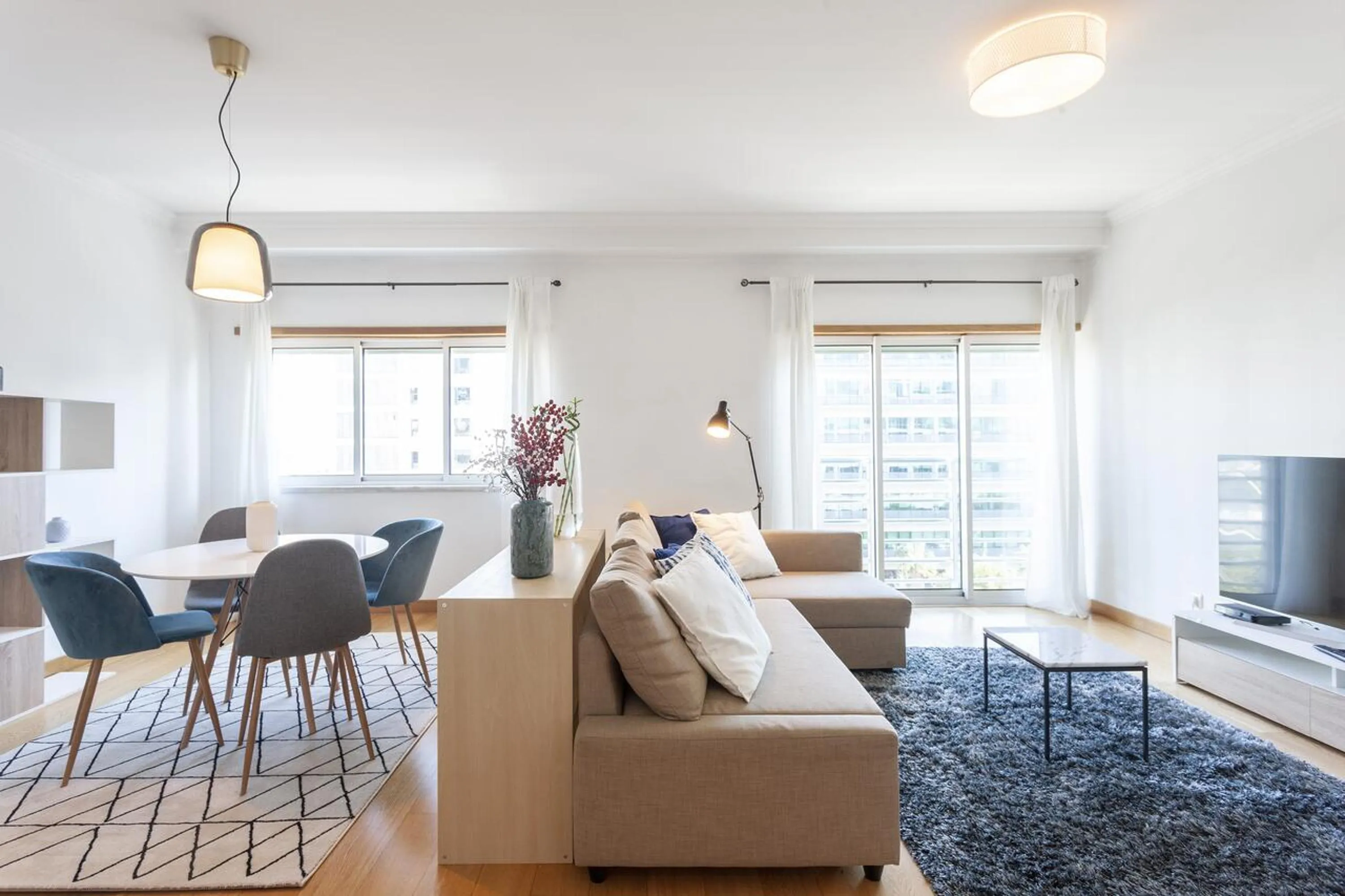 Central Orient Residence - Modern, spacious and sunny! By the river!