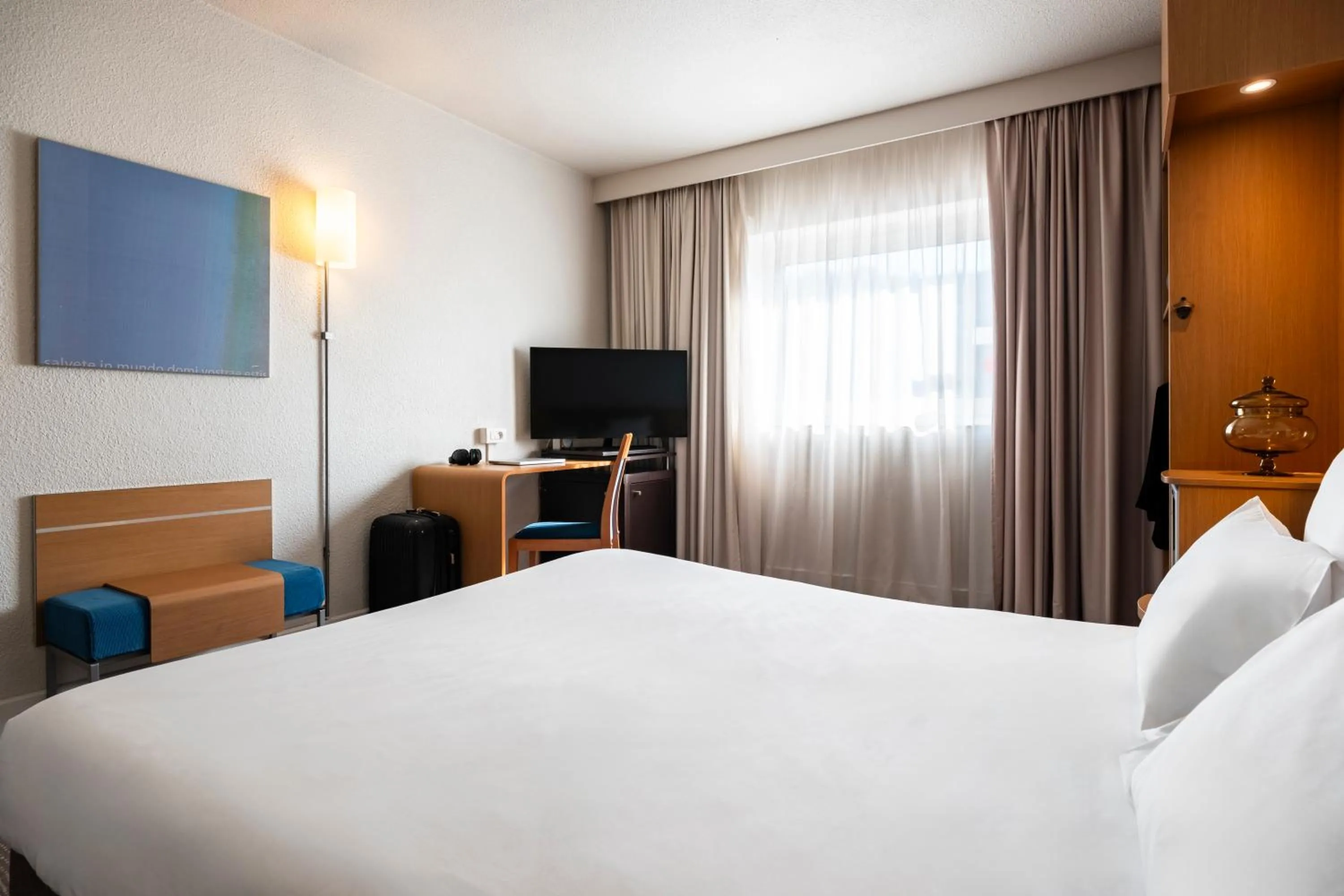 Bed in Novotel Belfort Centre Atria