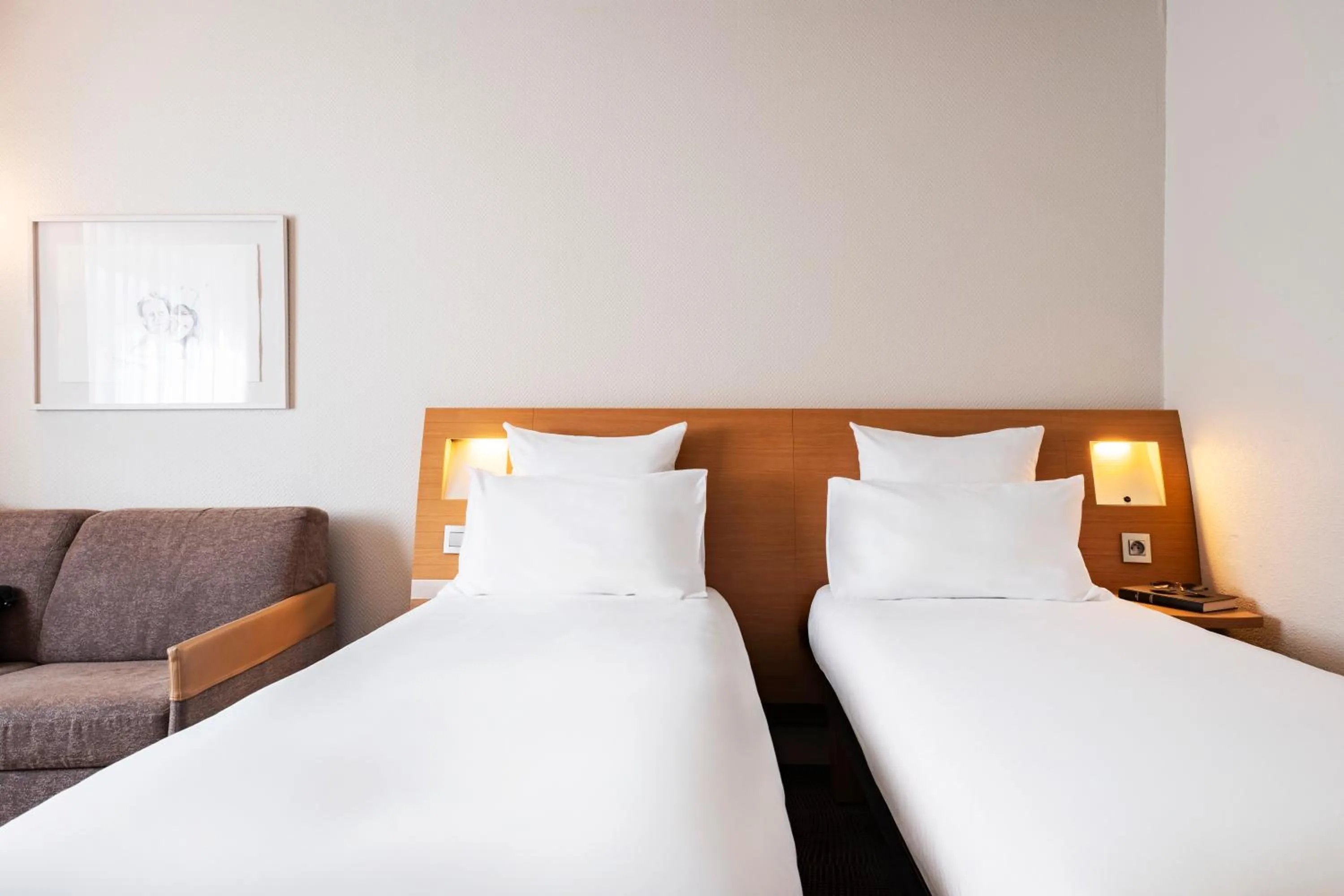 Bed in Novotel Belfort Centre Atria