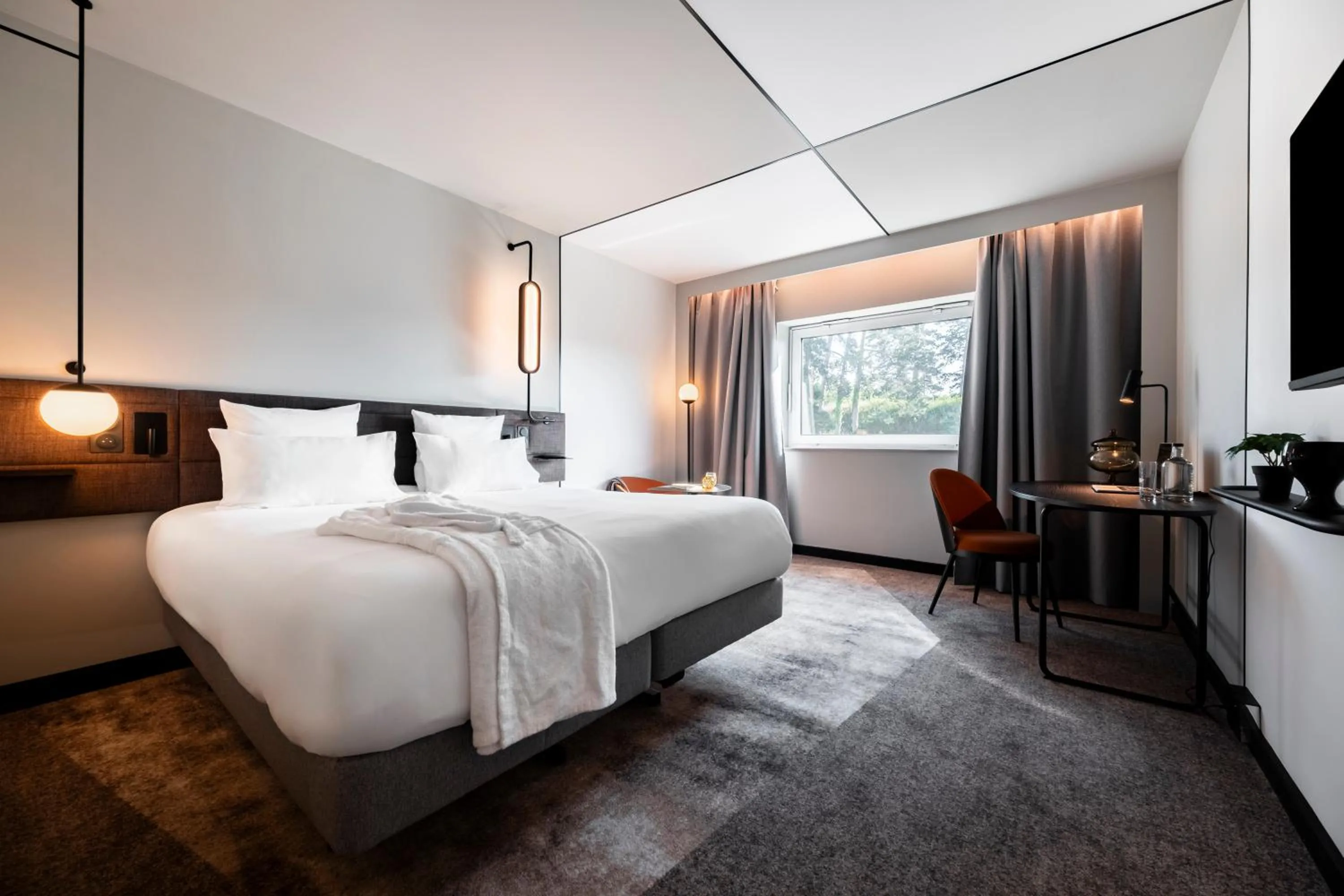 Bed in Novotel Belfort Centre Atria