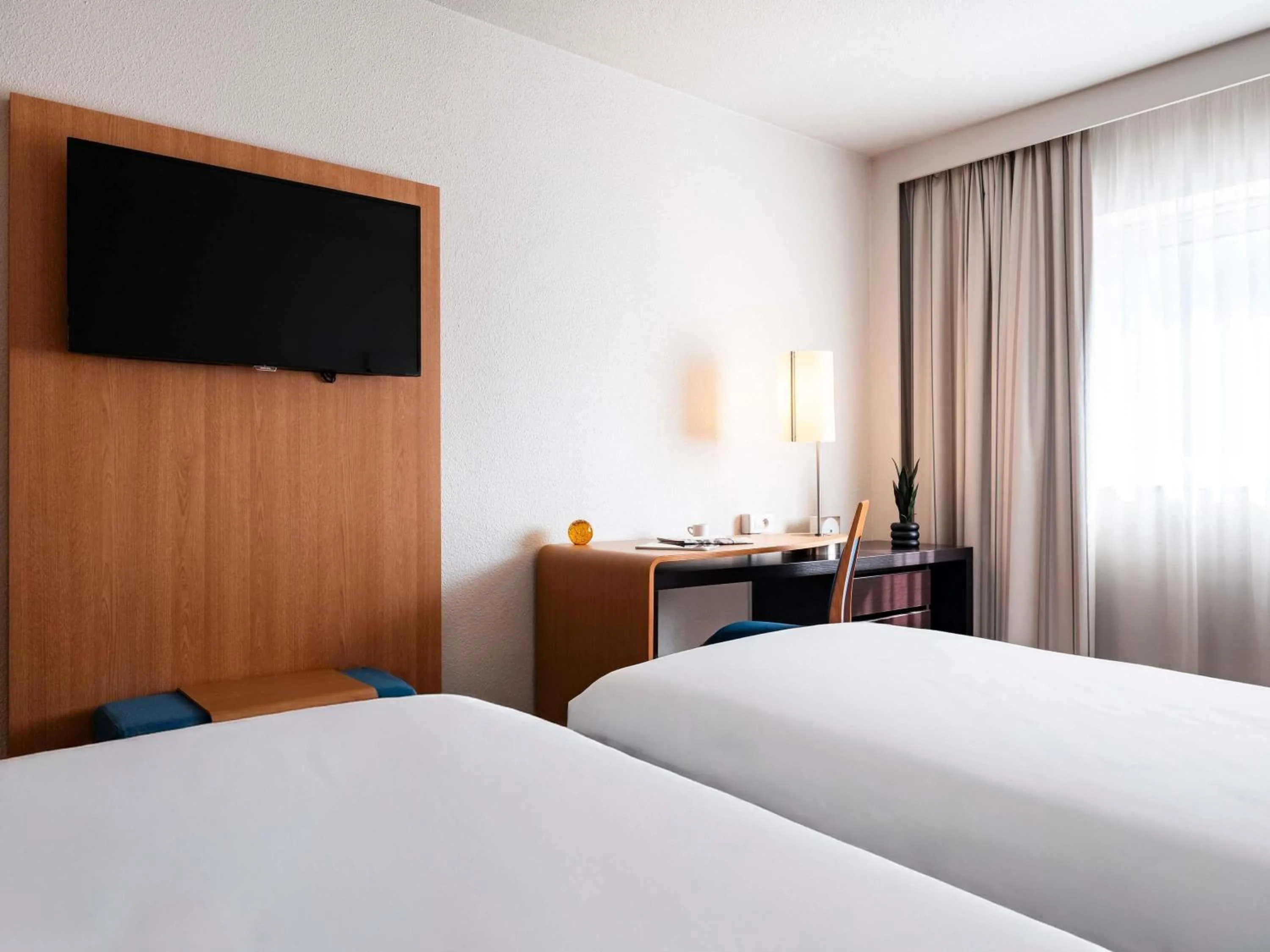 Bedroom, Bed in Novotel Belfort Centre Atria