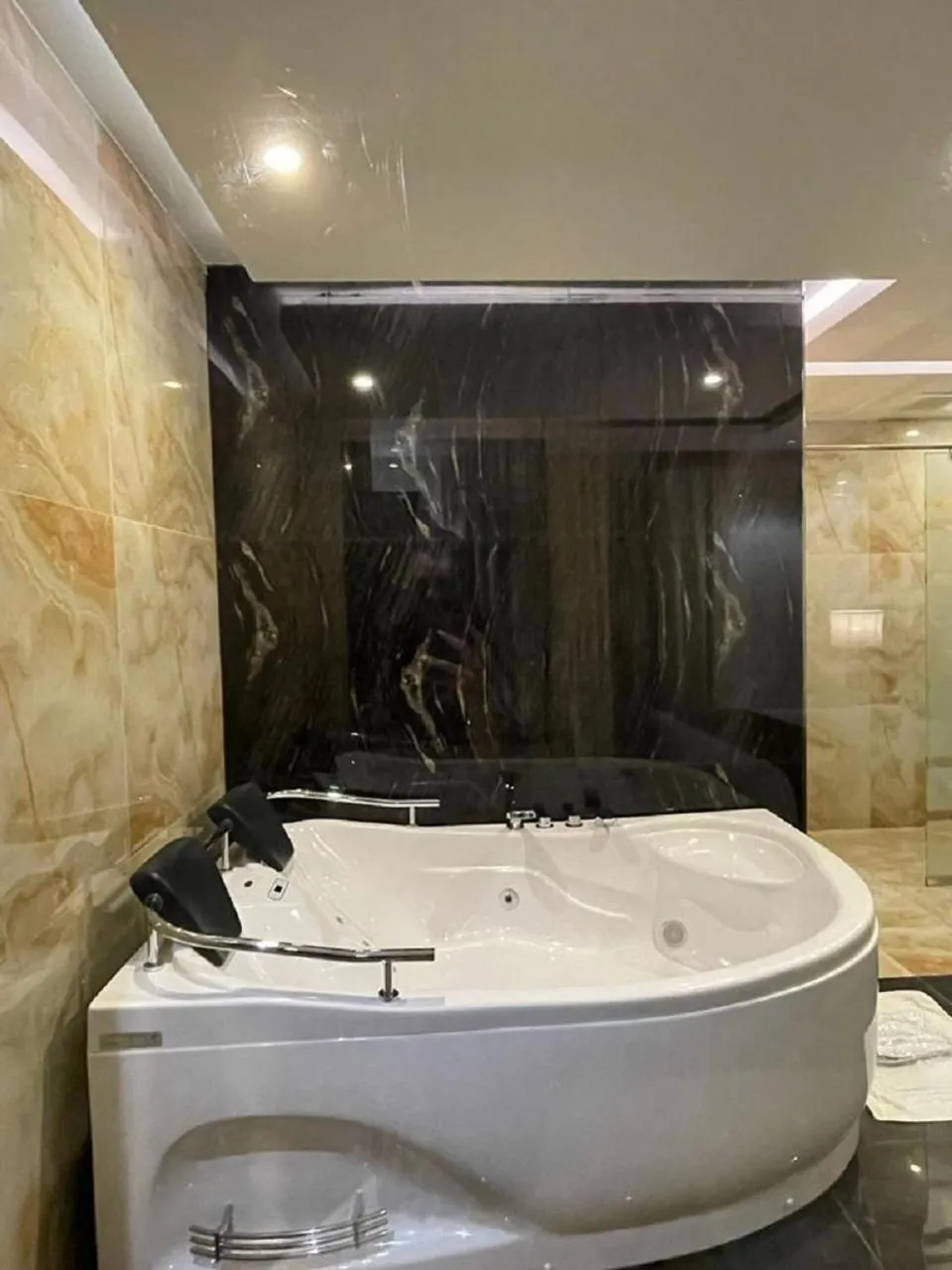 شقق قولد ان للشقق المخدومة