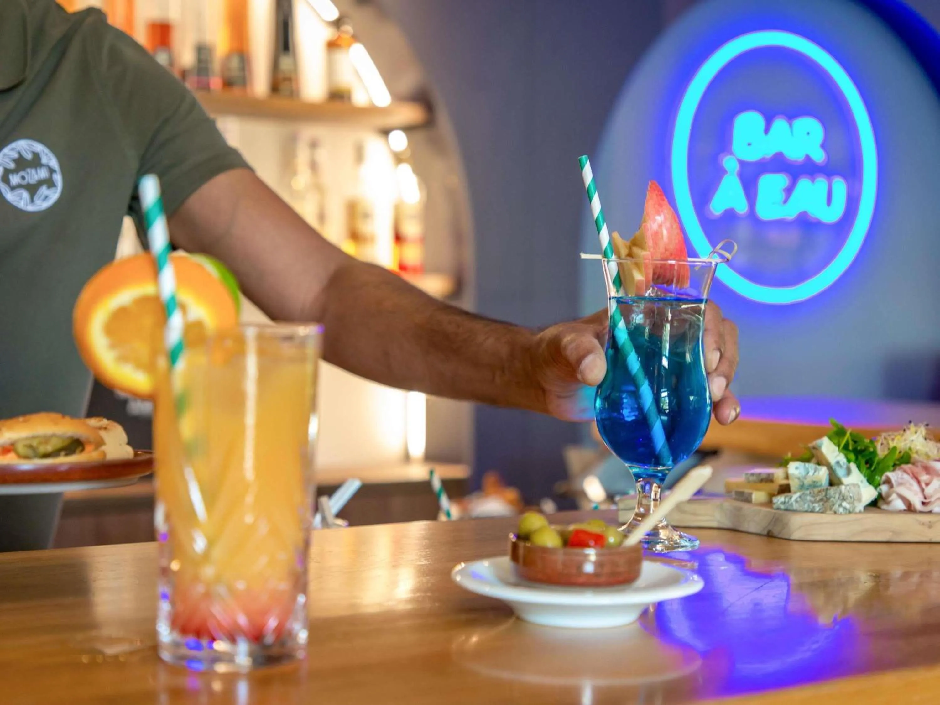 Property building in Novotel Aix-en-Provence Pont de L'Arc