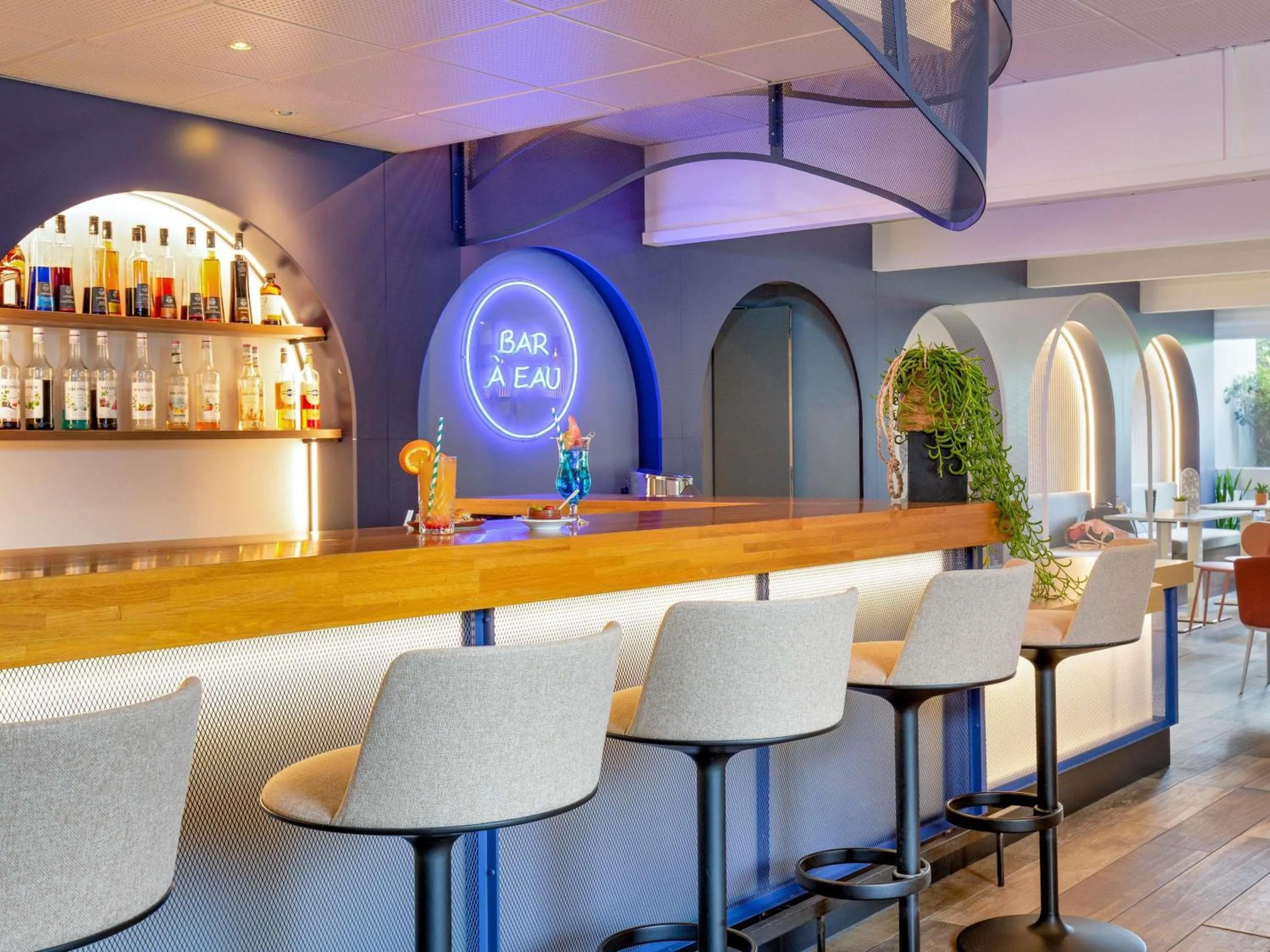 Lounge or bar in Novotel Aix-en-Provence Pont de L'Arc