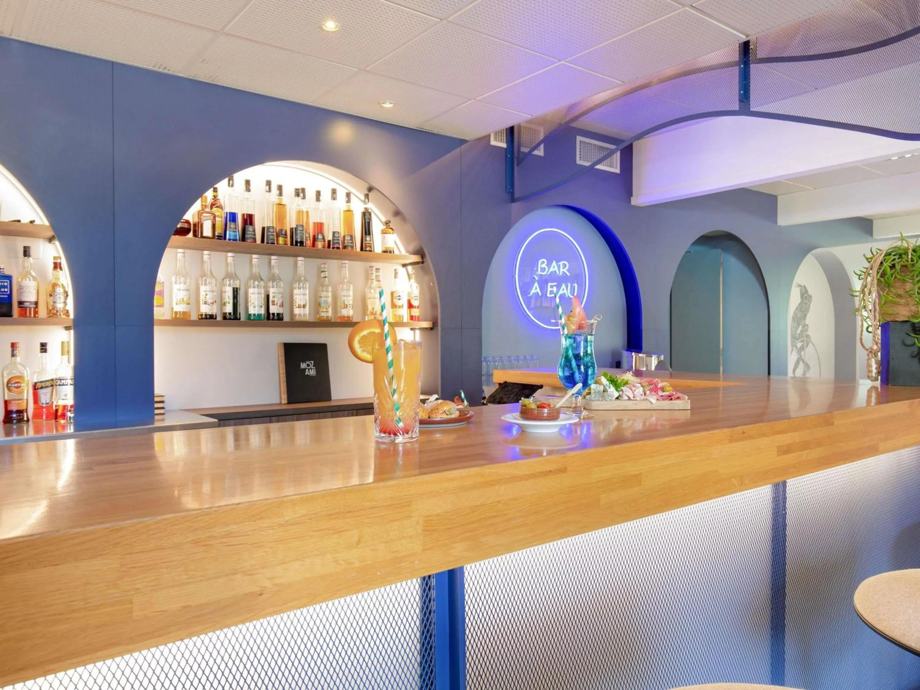 Lounge or bar in Novotel Aix-en-Provence Pont de L'Arc