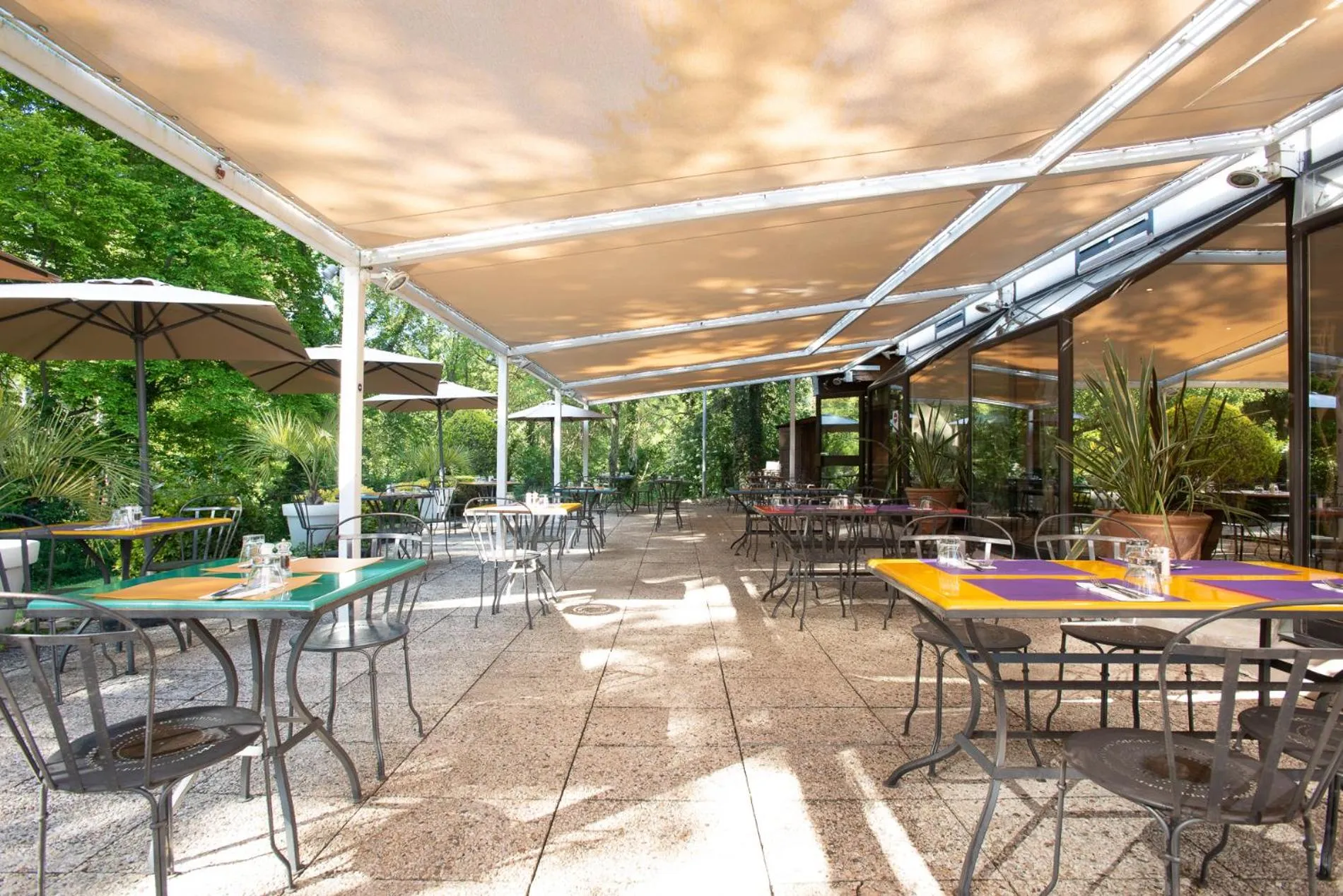 Restaurant/places to eat in Novotel Aix-en-Provence Pont de L'Arc