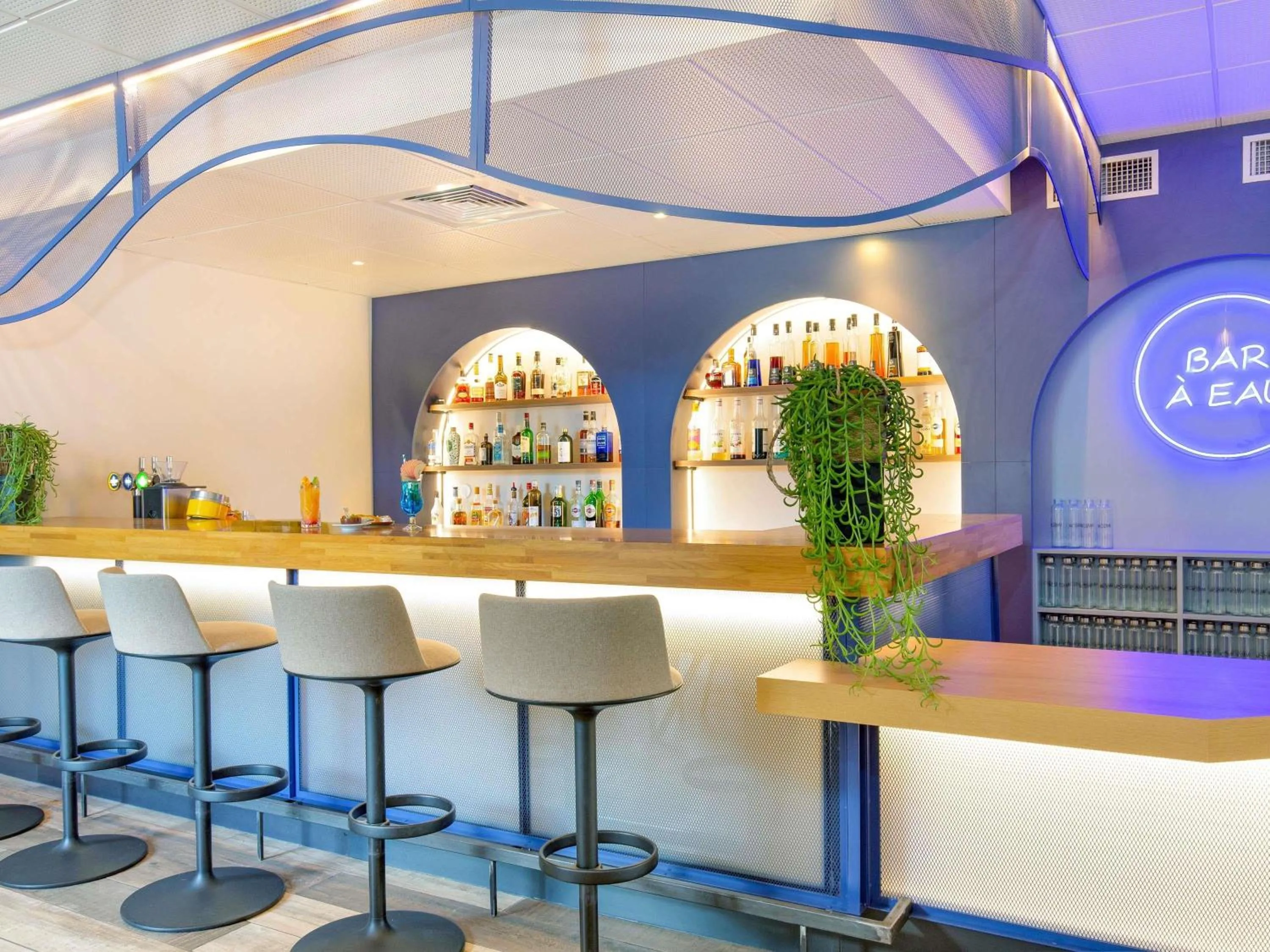 Lounge or bar in Novotel Aix-en-Provence Pont de L'Arc