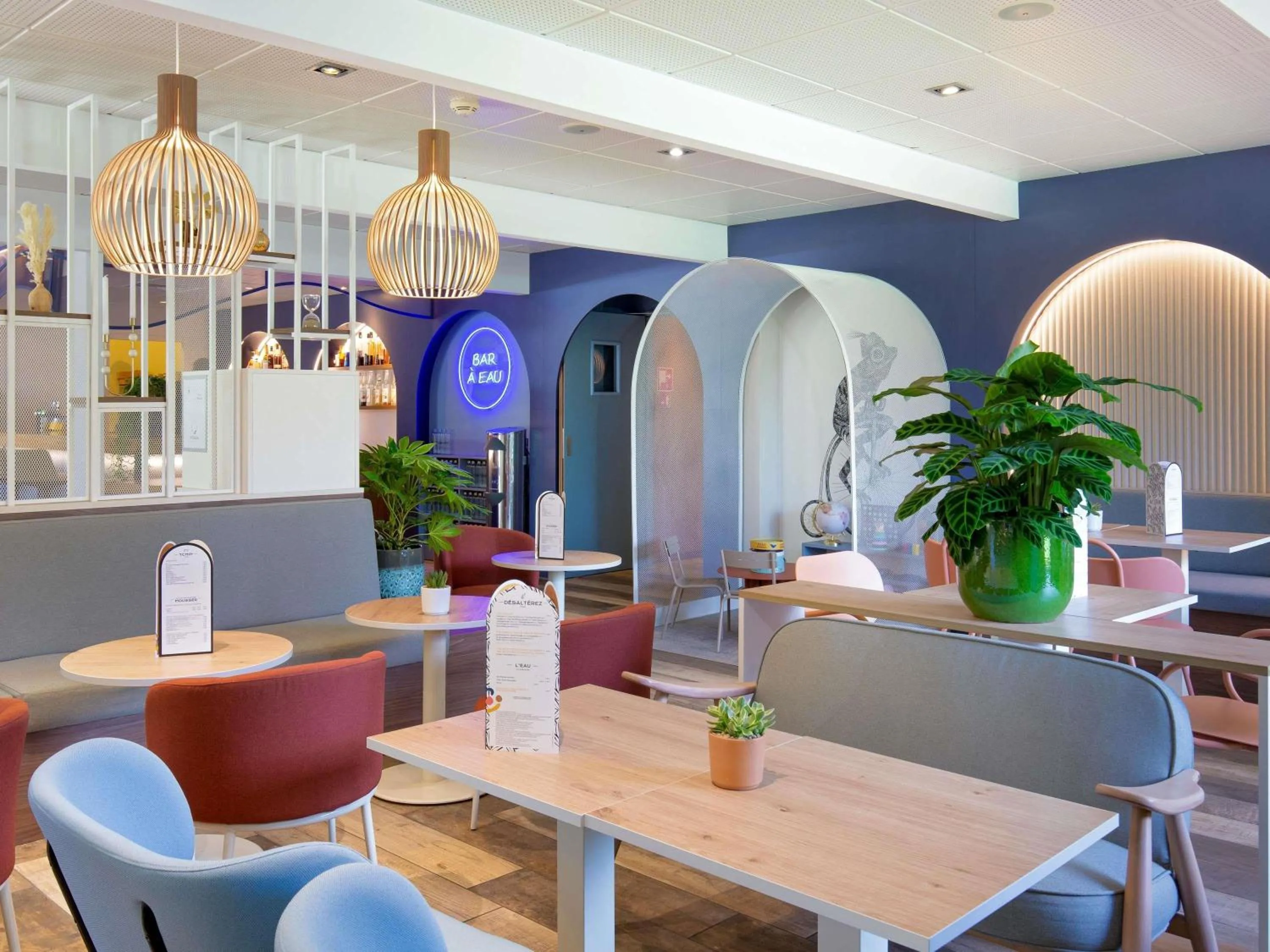 Lounge or bar in Novotel Aix-en-Provence Pont de L'Arc