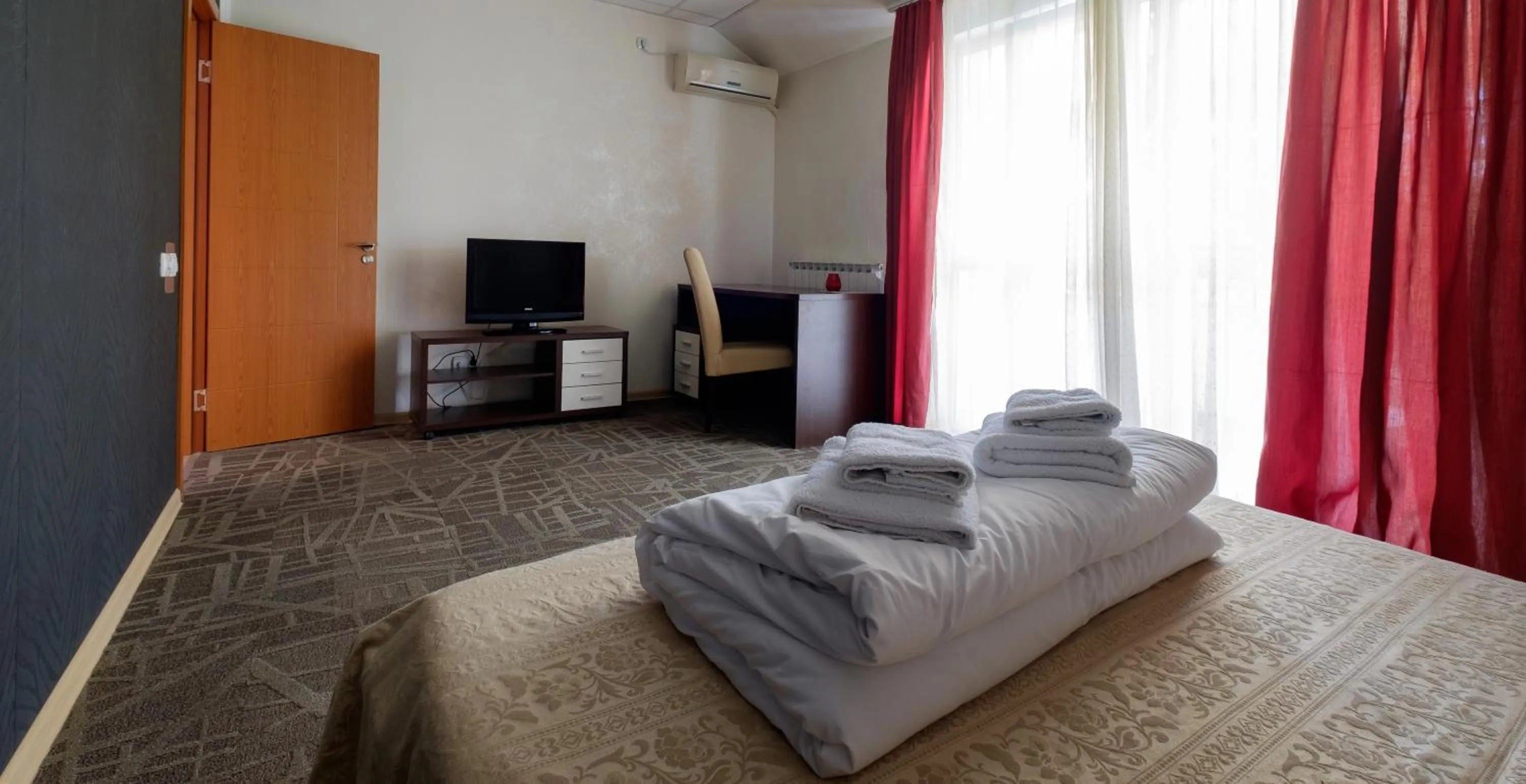 Bedroom, Bed in Villa Bulevar