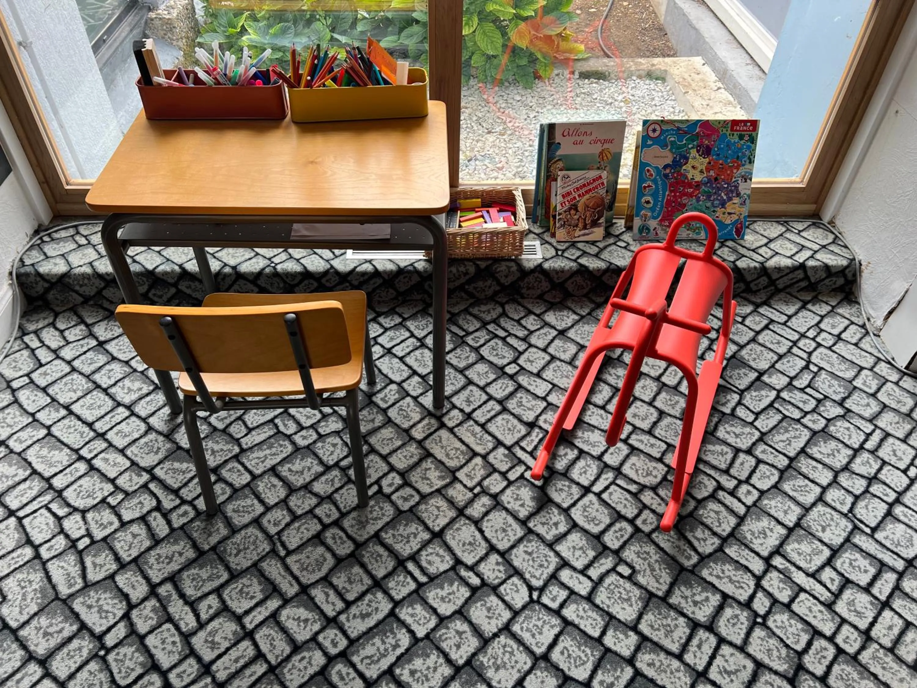 Children play ground in ibis Styles Angoulême Nord - hôtel restaurant