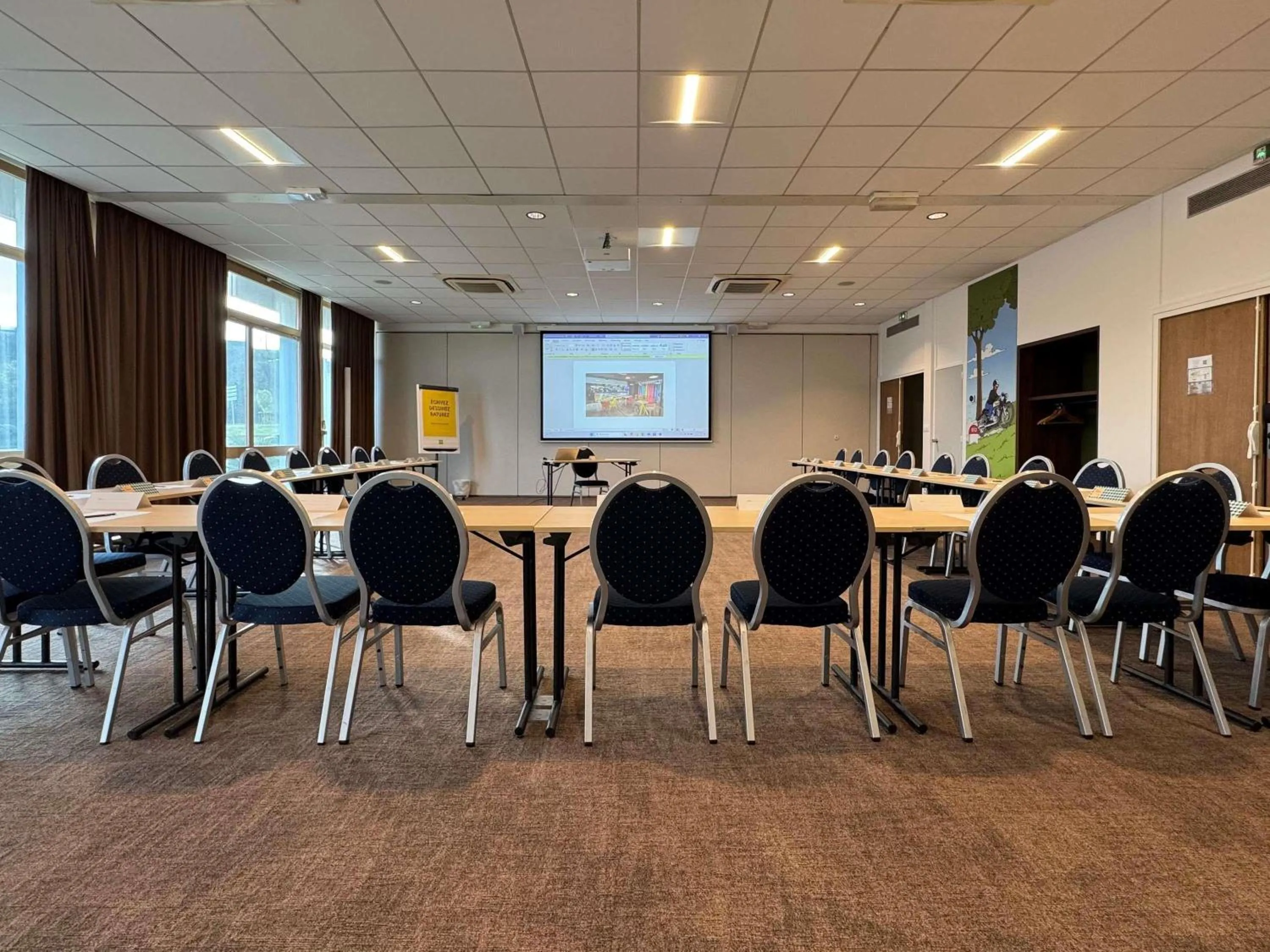 Meeting/conference room in ibis Styles Angoulême Nord - hôtel restaurant