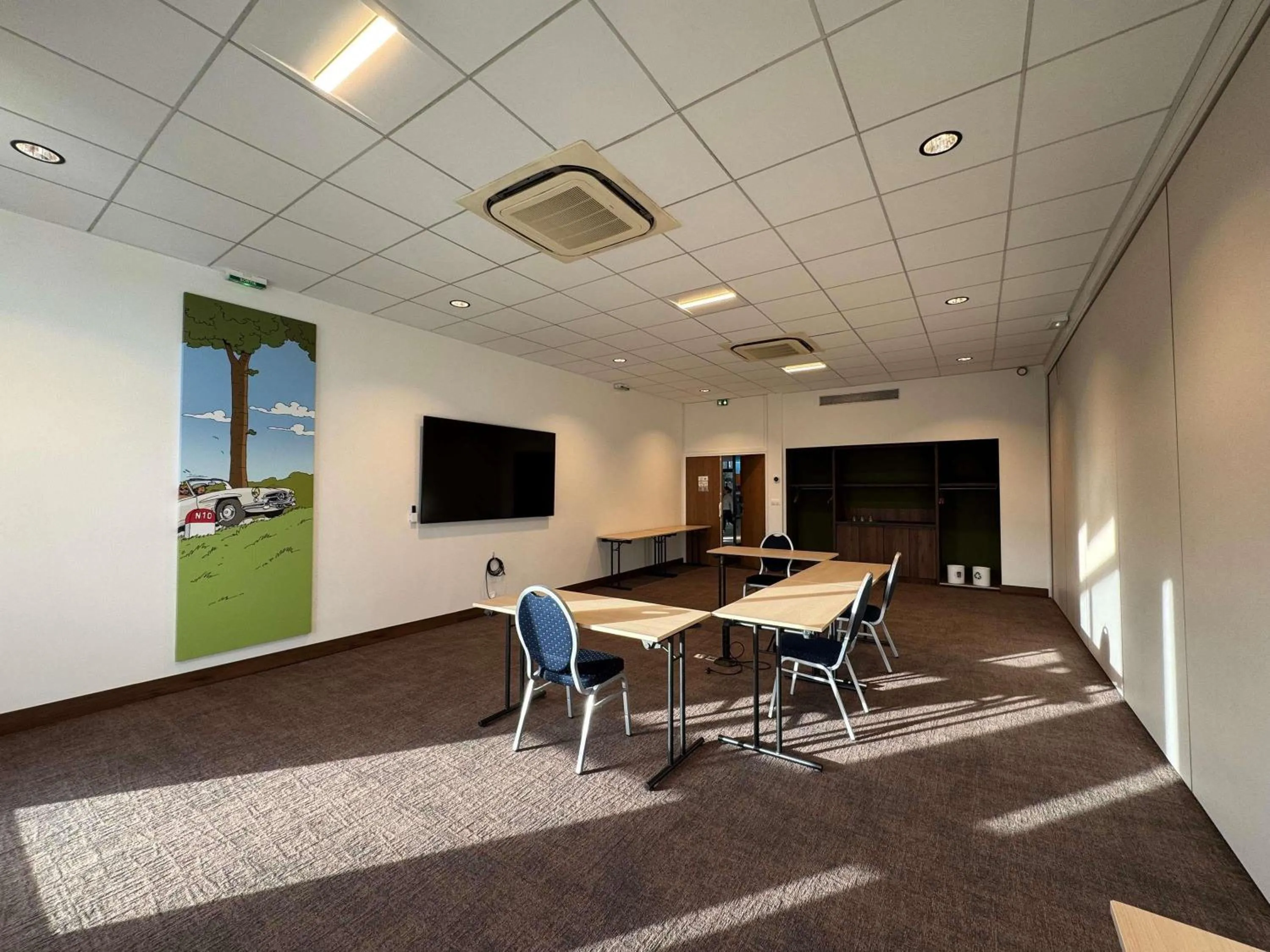 Meeting/conference room in ibis Styles Angoulême Nord - hôtel restaurant