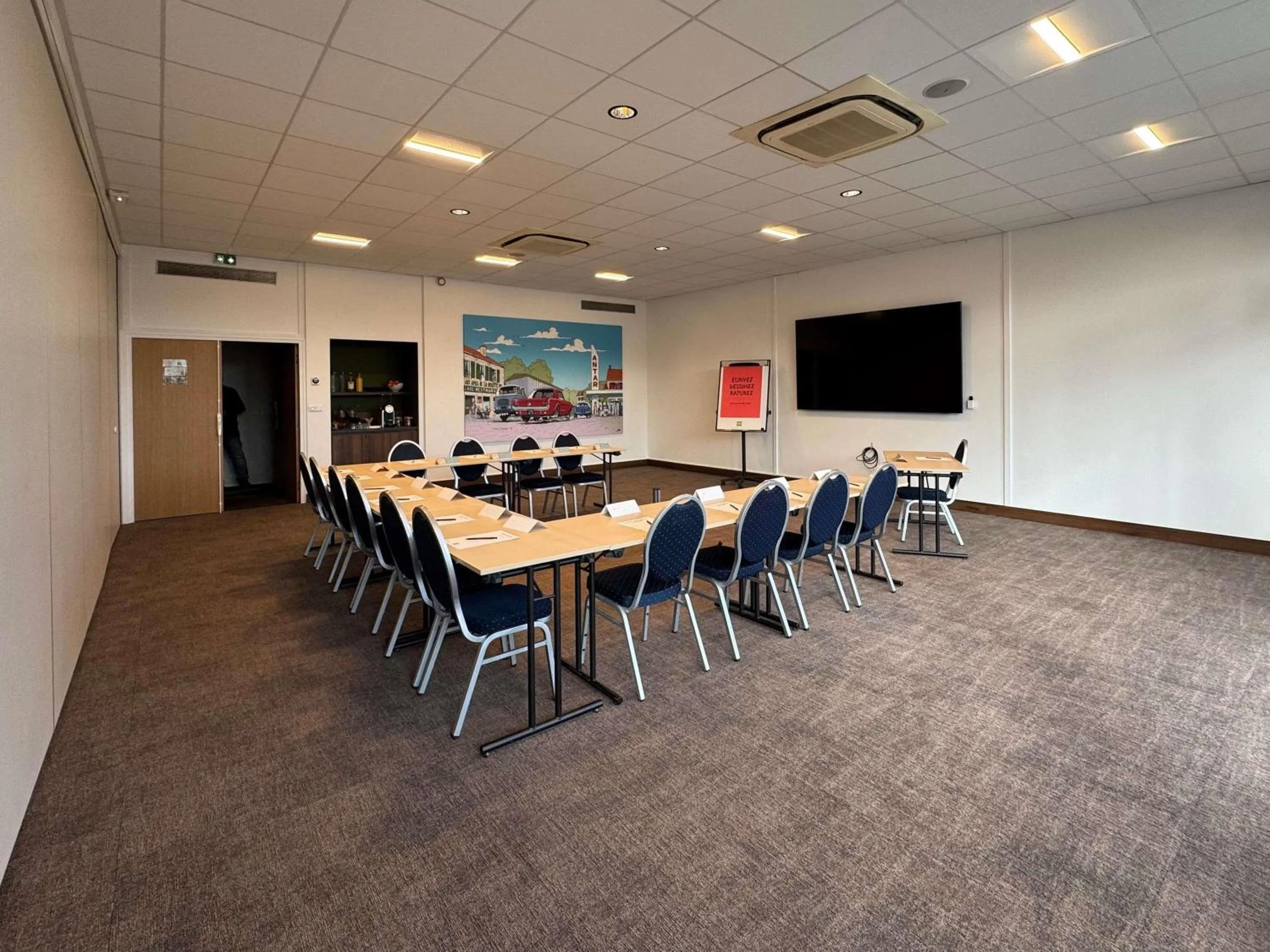 Meeting/conference room in ibis Styles Angoulême Nord - hôtel restaurant