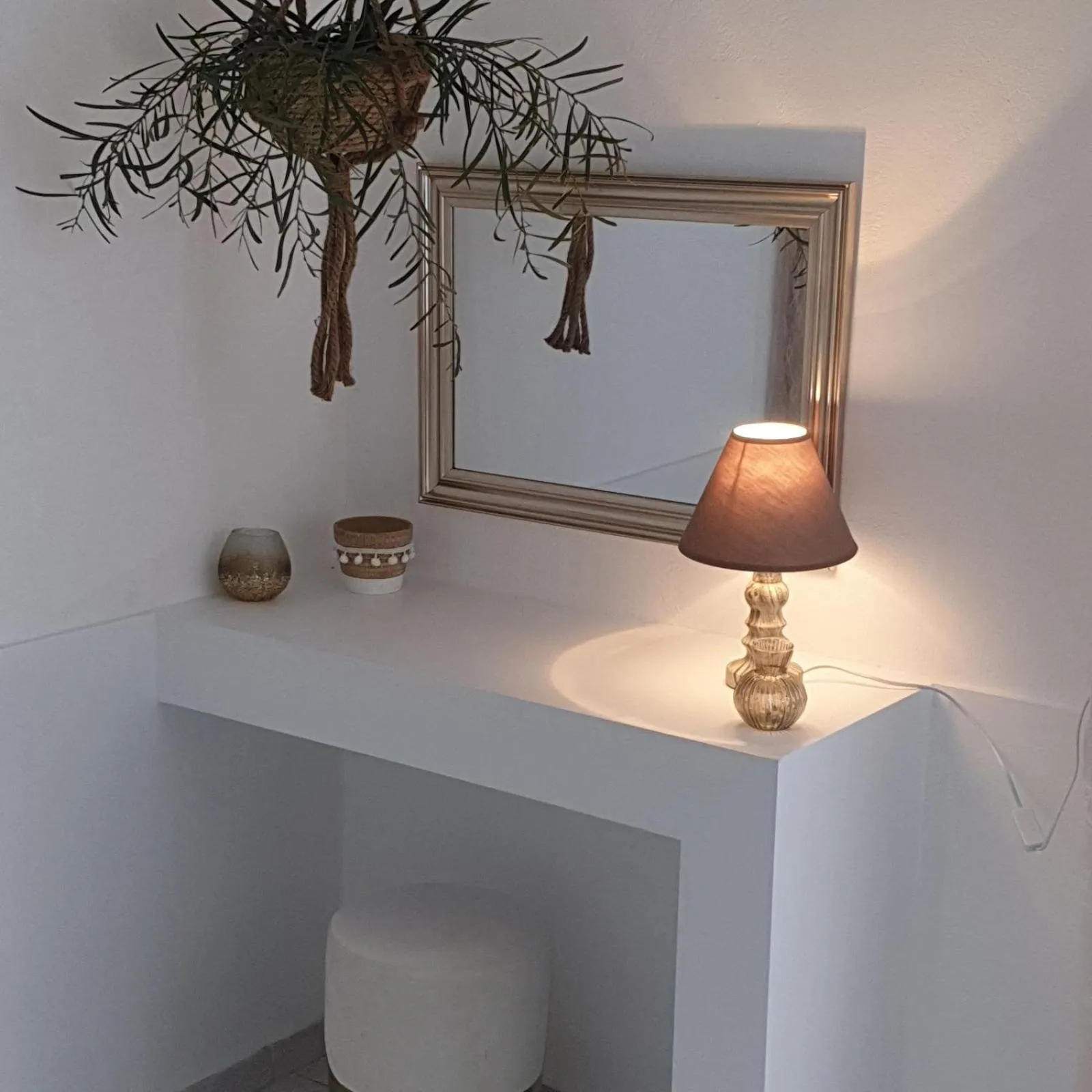 Area and facilities in Sagma Central Rooms