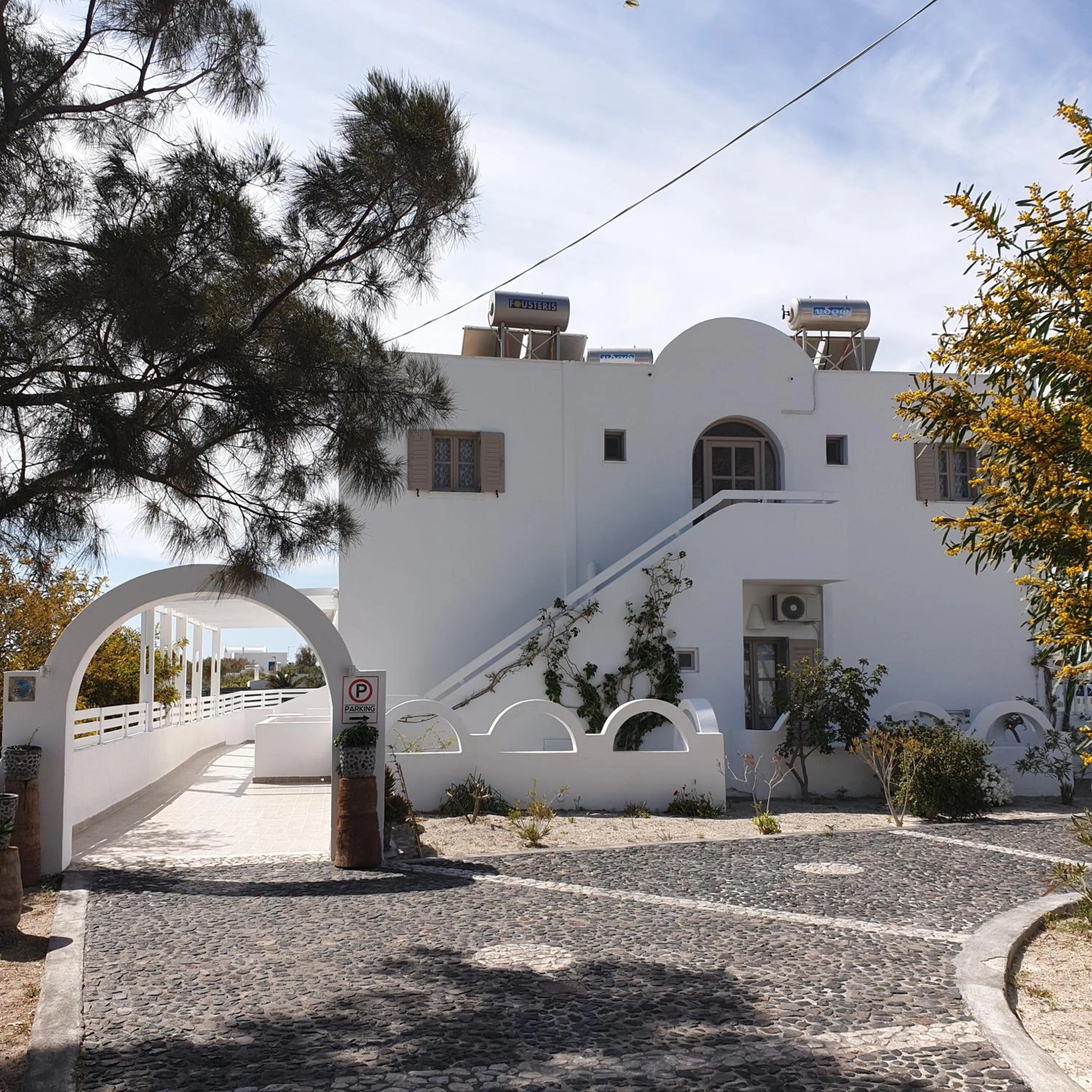 Facade/entrance in Sagma Central Rooms