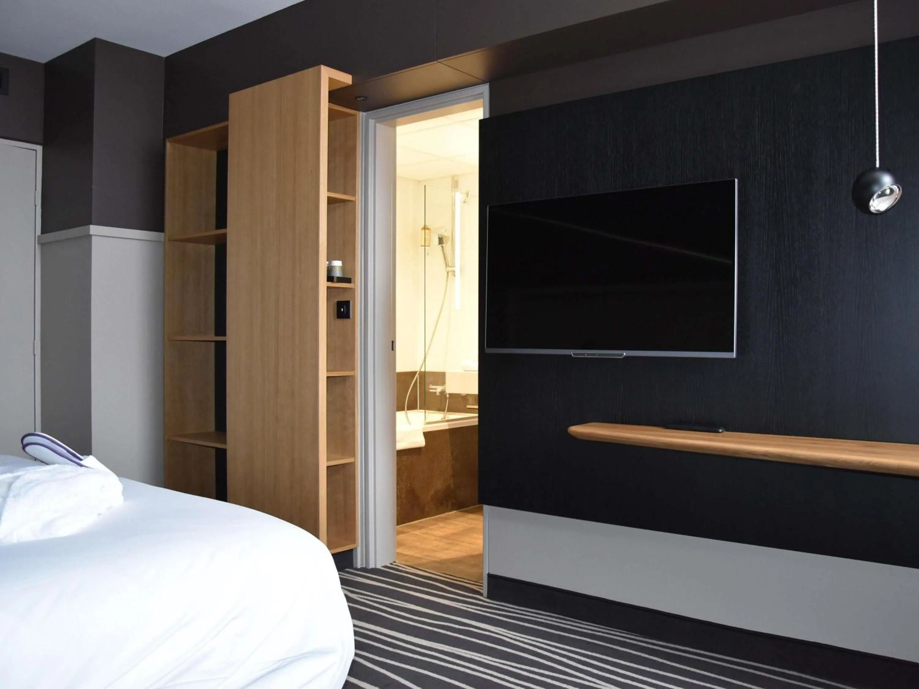 Bedroom, Bed in Mercure Colmar Centre Unterlinden