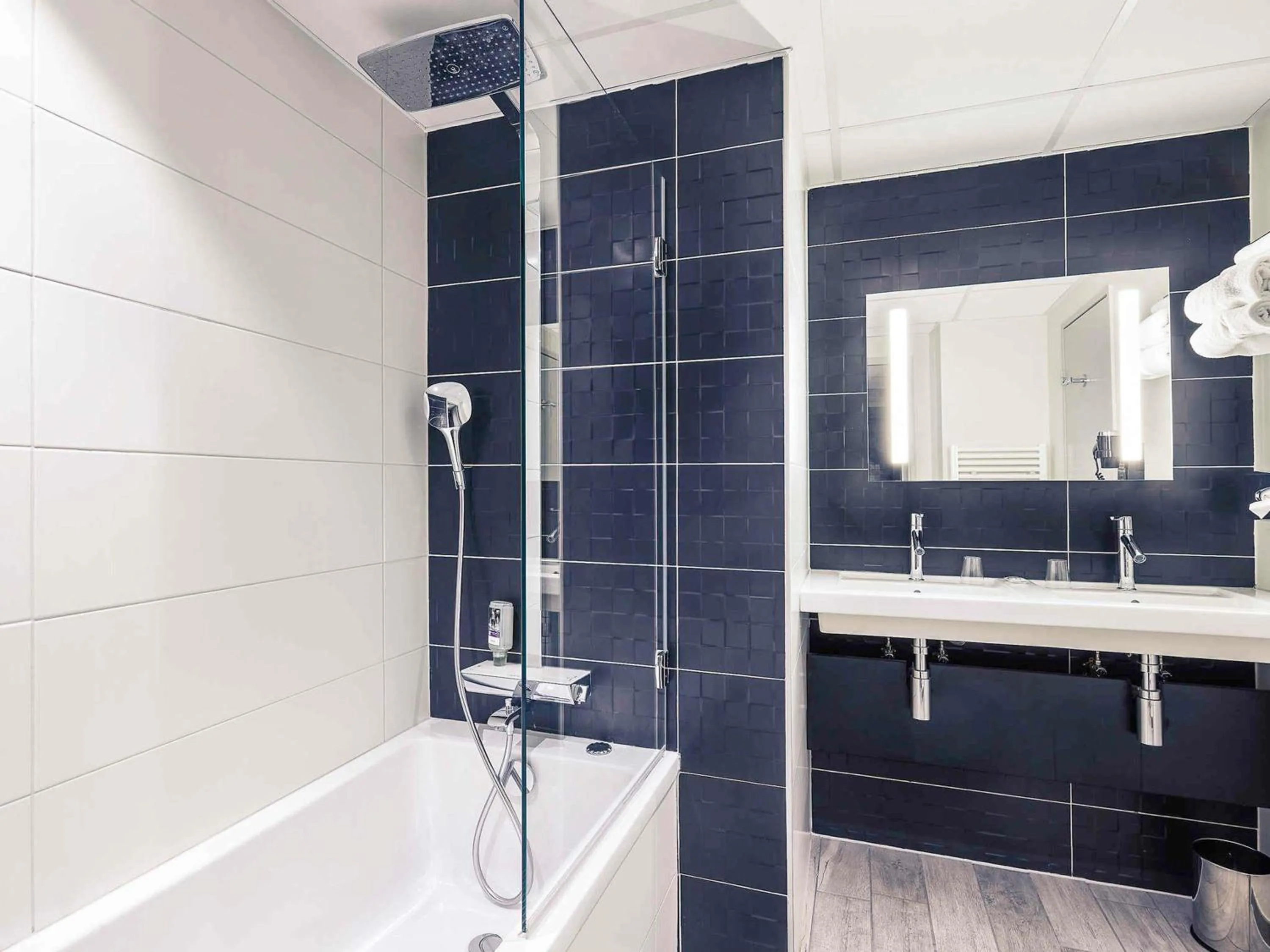 Bedroom in Mercure Colmar Centre Unterlinden