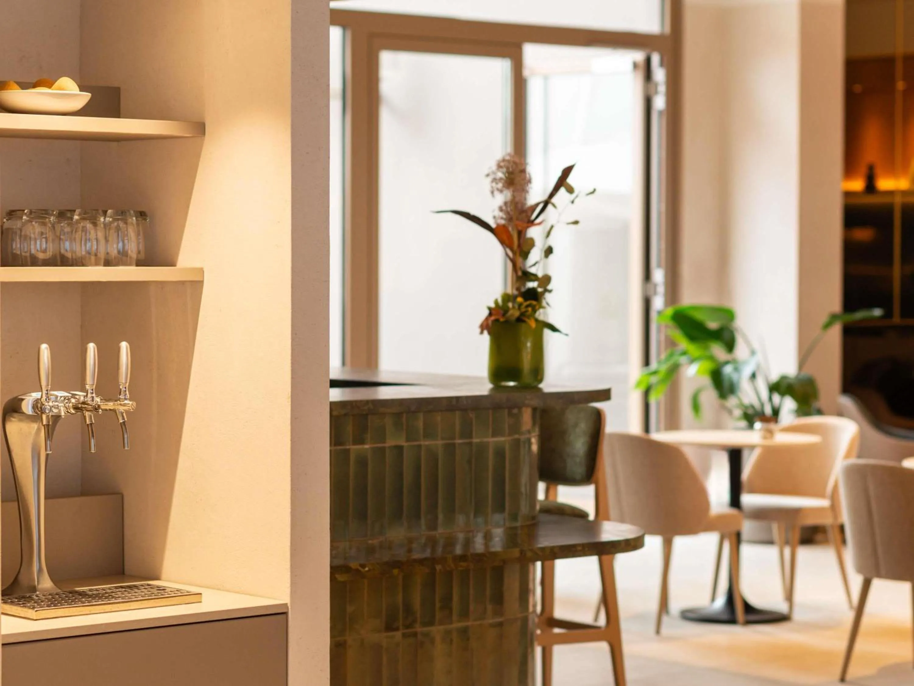 Lounge or bar in Mercure Colmar Centre Unterlinden