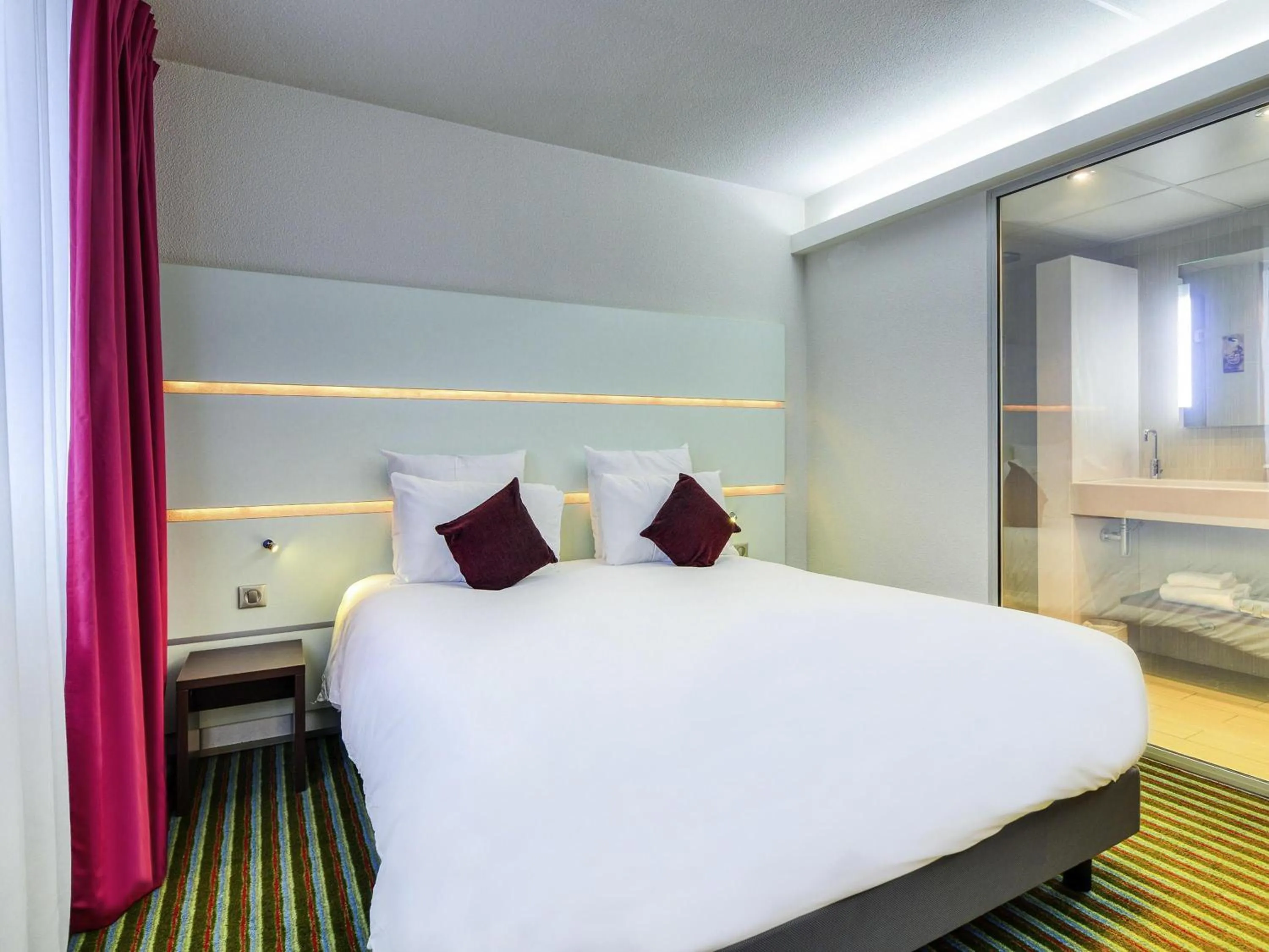 Bedroom, Bed in Mercure Paris Ivry Quai De Seine