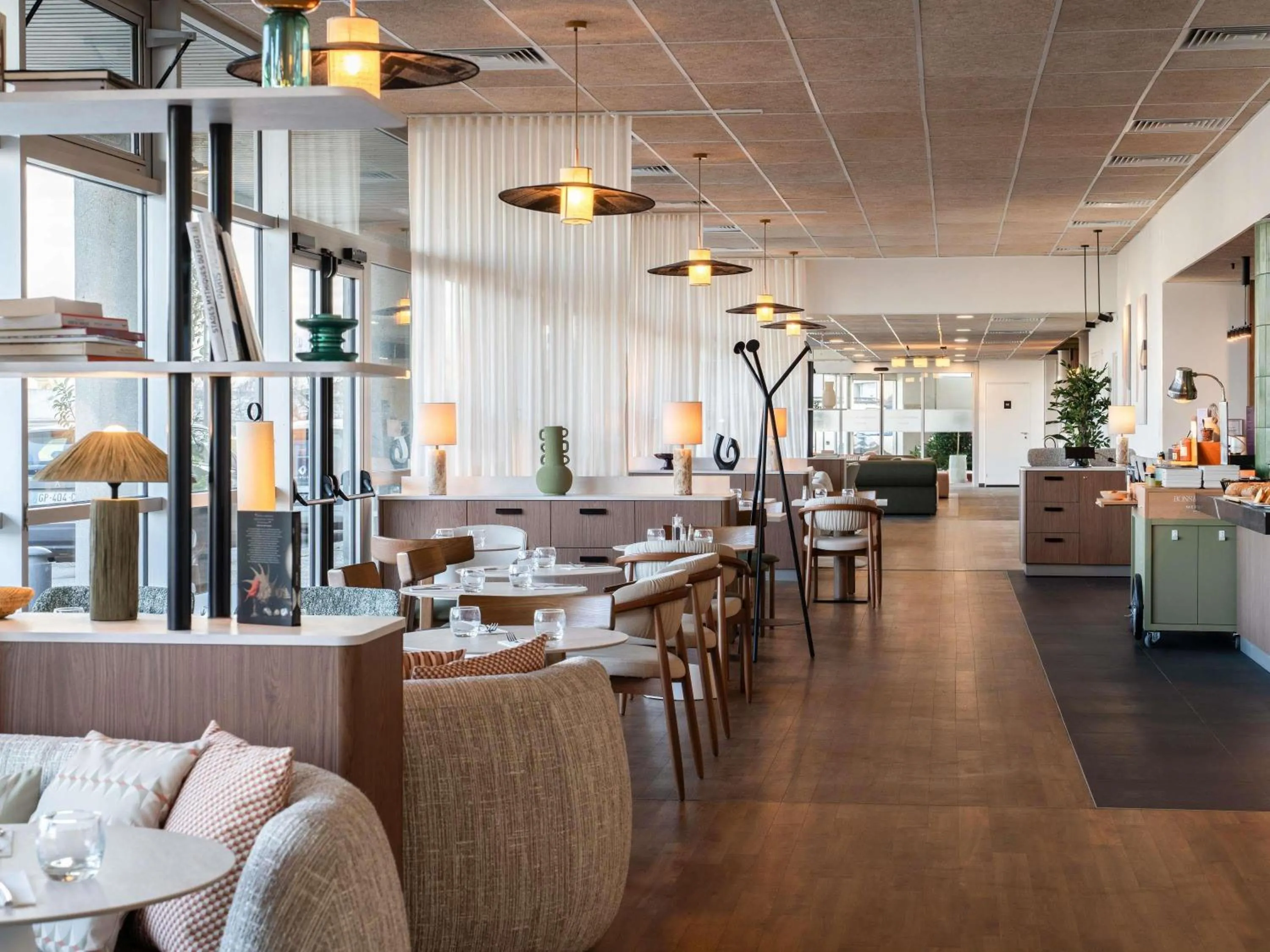 Restaurant/places to eat in Mercure Paris Ivry Quai De Seine